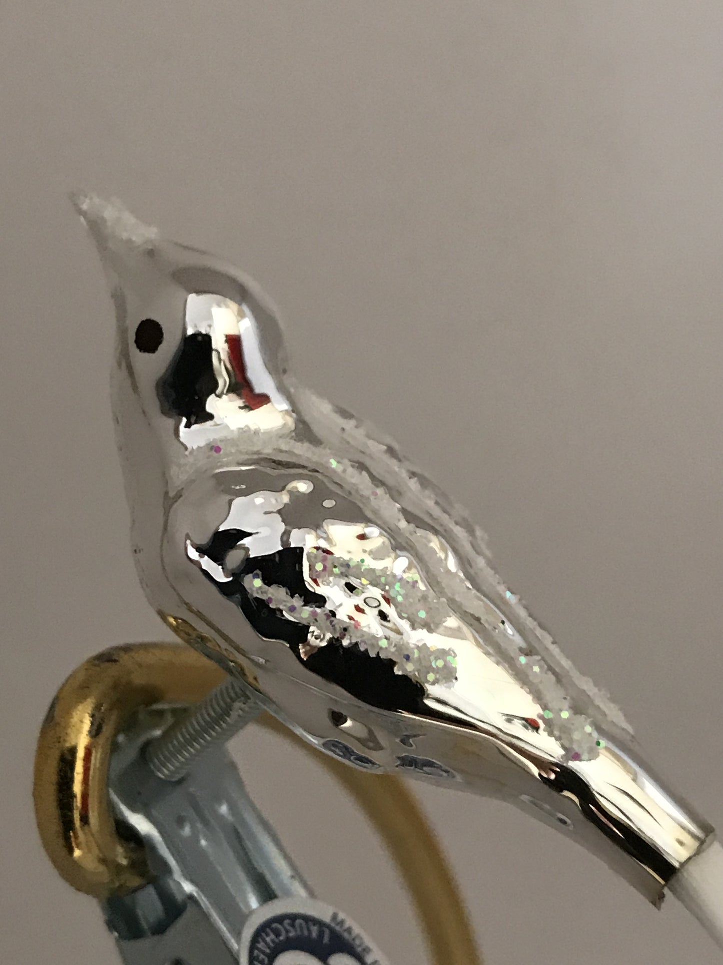 15588
