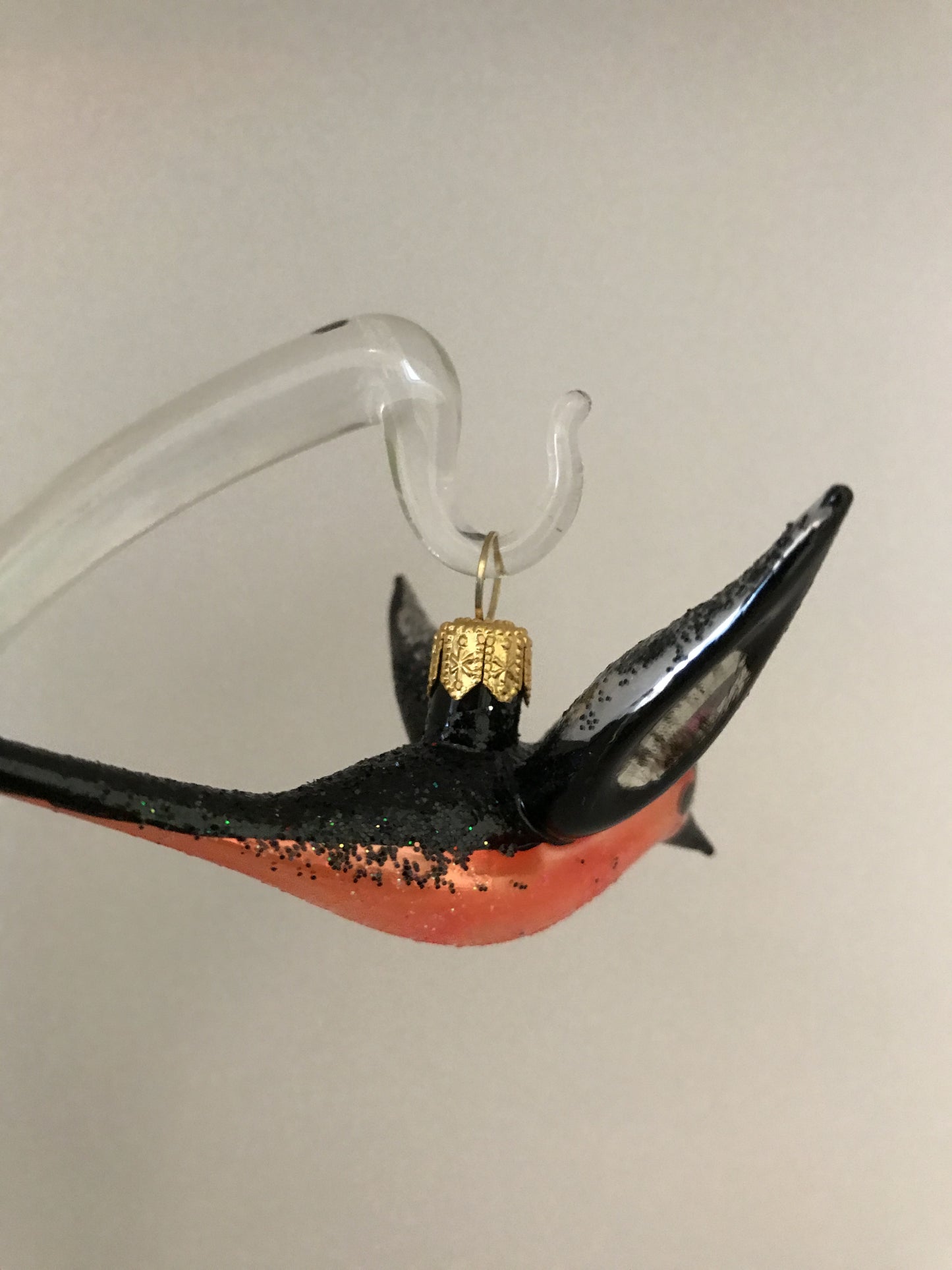9996