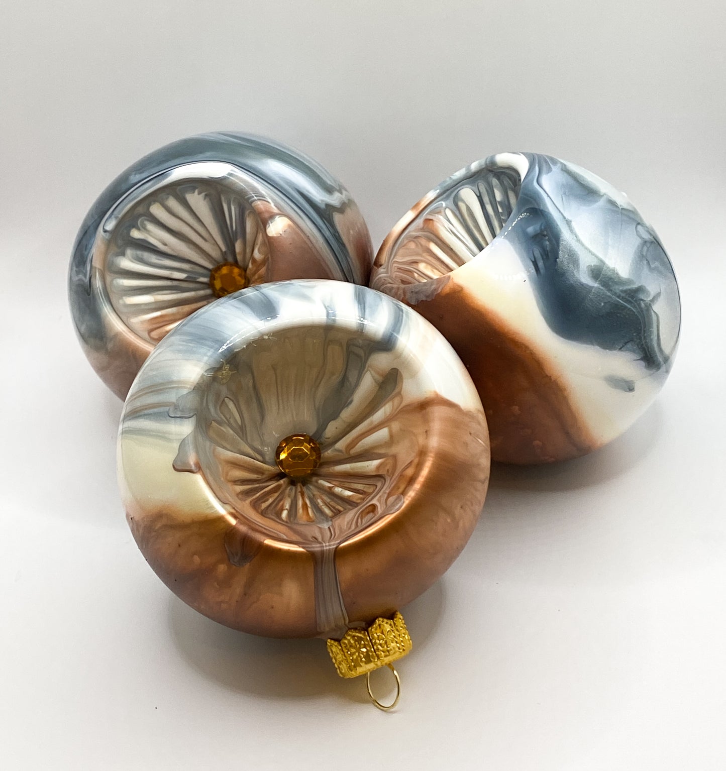 Baumschmuck-Christbaumschmuck-Christbaumkugel-marmoriert-weihnachts-deko-ch-Galerie-Luechinger-ch21