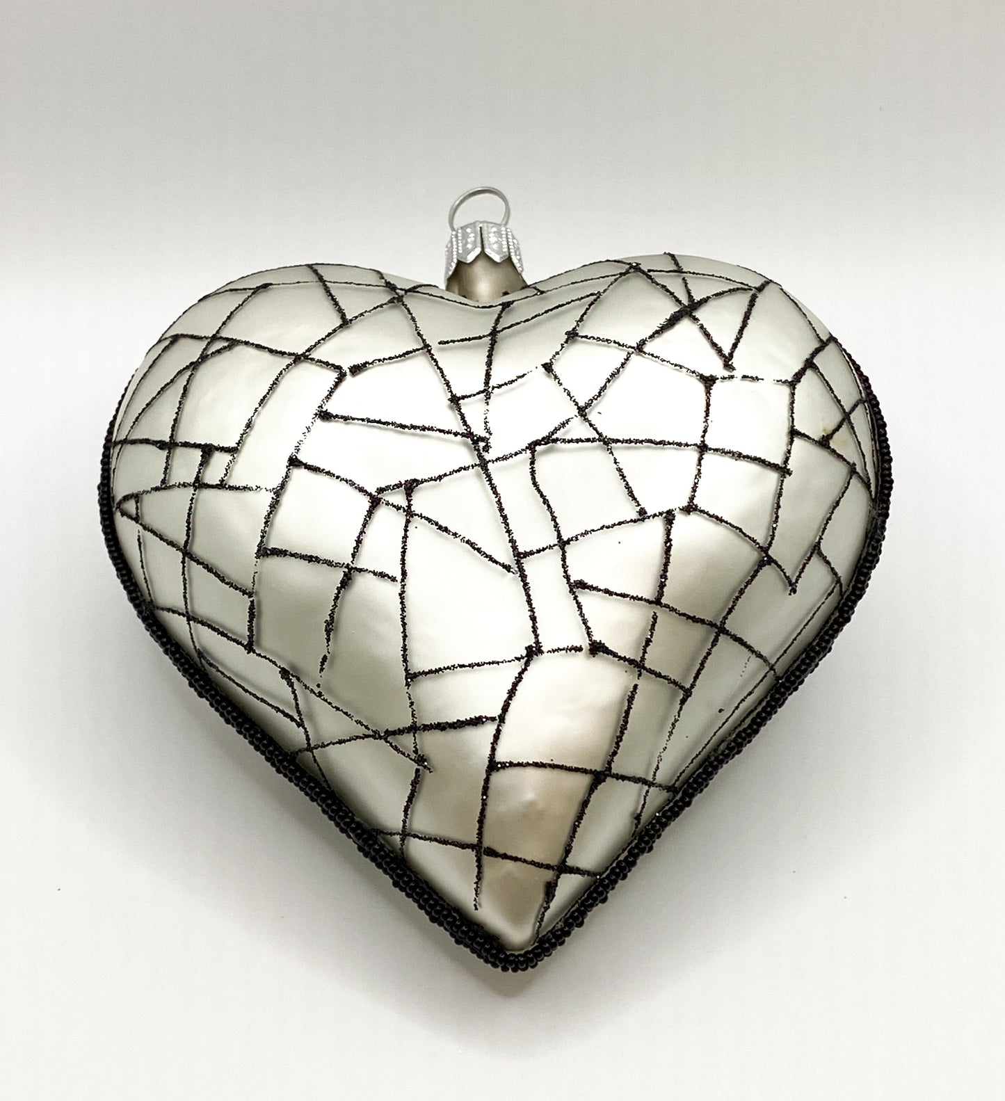 Baumschmuck-Christbaumschmuck-Herz-liebe-silber-schwarz-weihnachts-deko-ch-Galerie-Luechinger