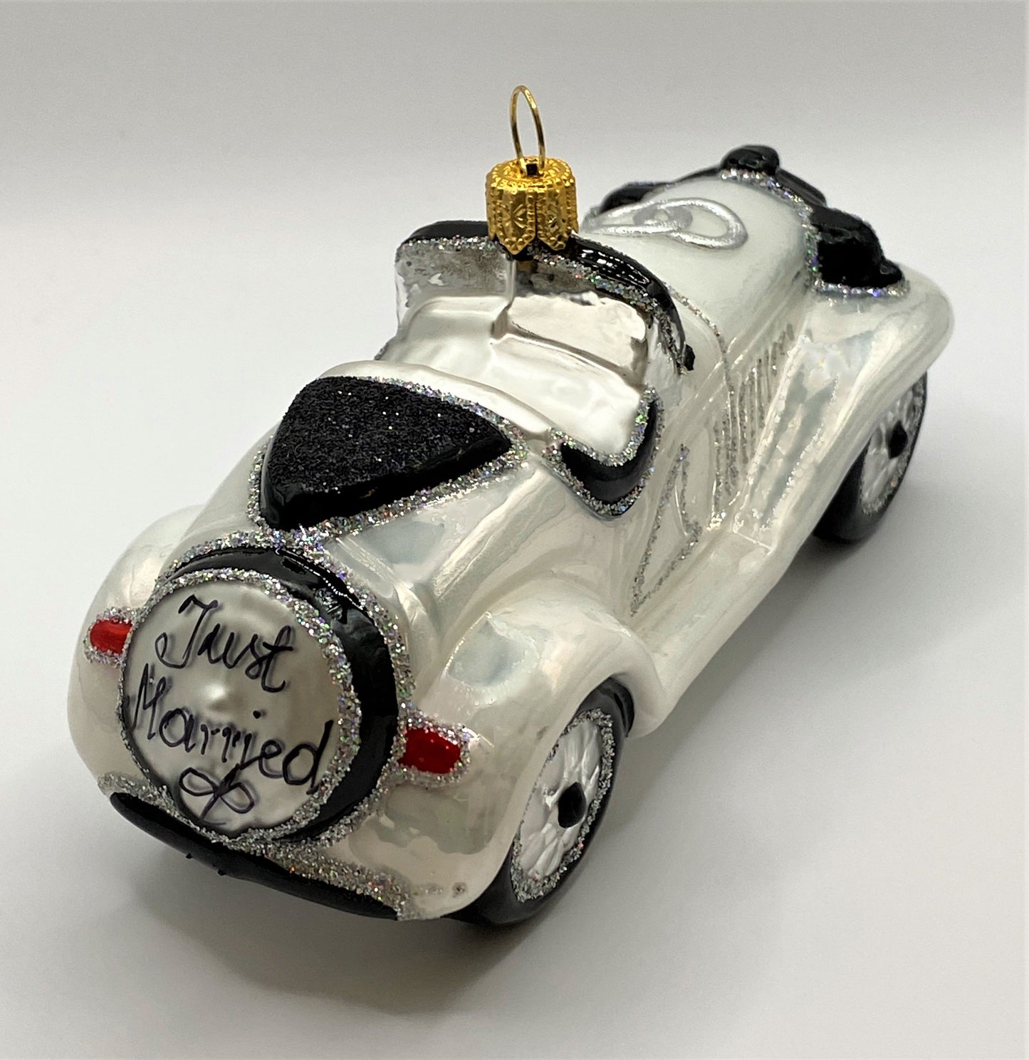 Baumschmuck-Christbaumschmuck-Hochzeitsauto-Just-Married-Vintage-Auto-weihnachts-deko-ch-Galerie-Luechinger-5