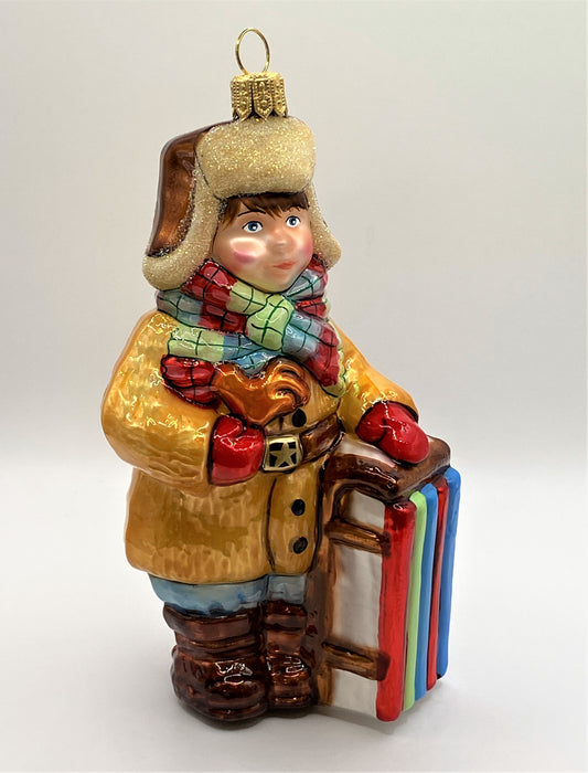 Baumschmuck-Christbaumschmuck-Junge-Pelzmuetze-Schlitten-weihnachts-deko-ch-Galerie-Luechinger-2