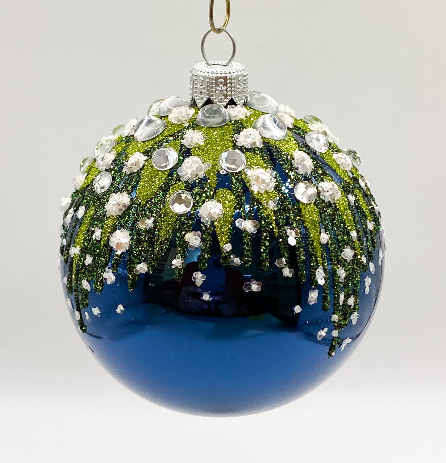 Baumschmuck-Christbaumschmuck-Kugel-gruen-petrol-blau-weiss-weihnachts-deko-ch-Galerie-Luechinger1