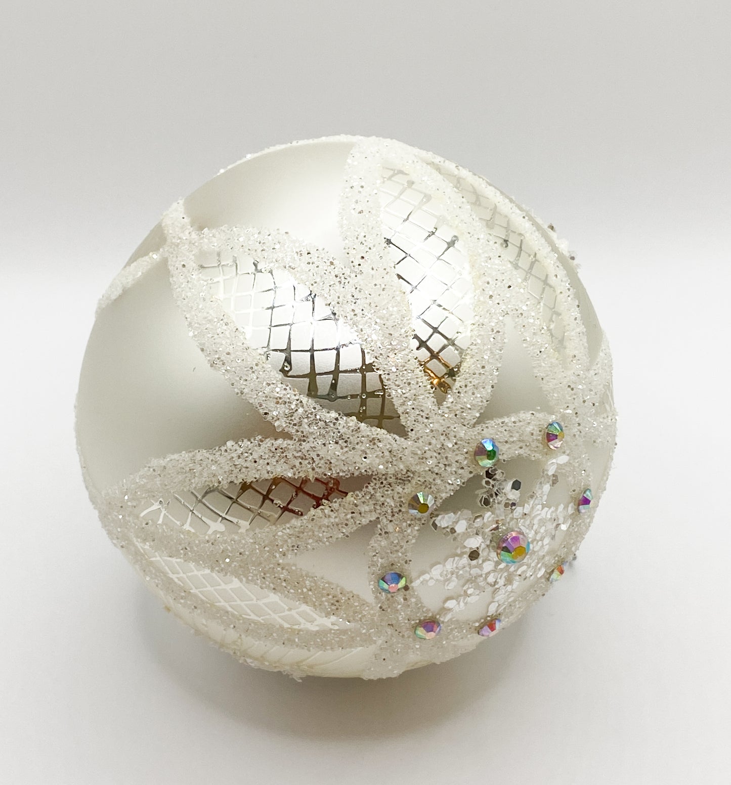 Baumschmuck-Christbaumschmuck-Kugel-weiss-silber-weihnachts-deko-ch-Galerie-Luechinger13