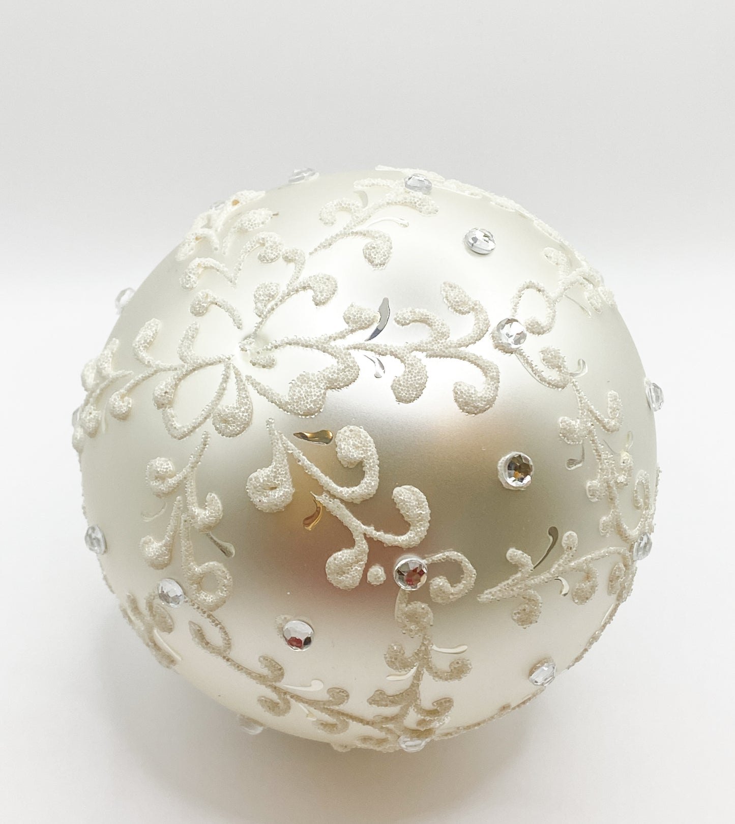 Baumschmuck-Christbaumschmuck-Kugel-weiss-silber-weihnachts-deko-ch-Galerie-Luechinger22