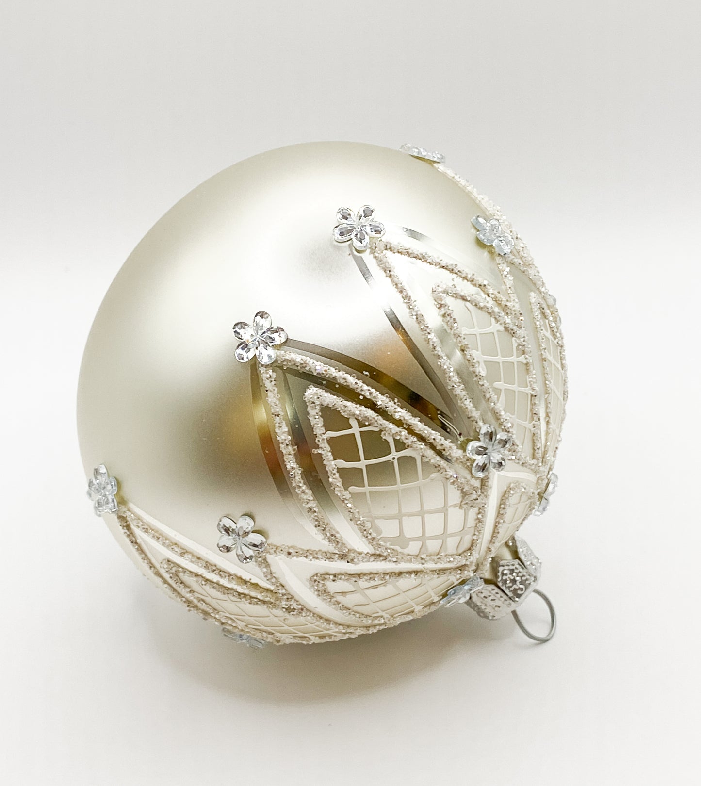 Baumschmuck-Christbaumschmuck-Kugel-weiss-silber-weihnachts-deko-ch-Galerie-Luechinger3