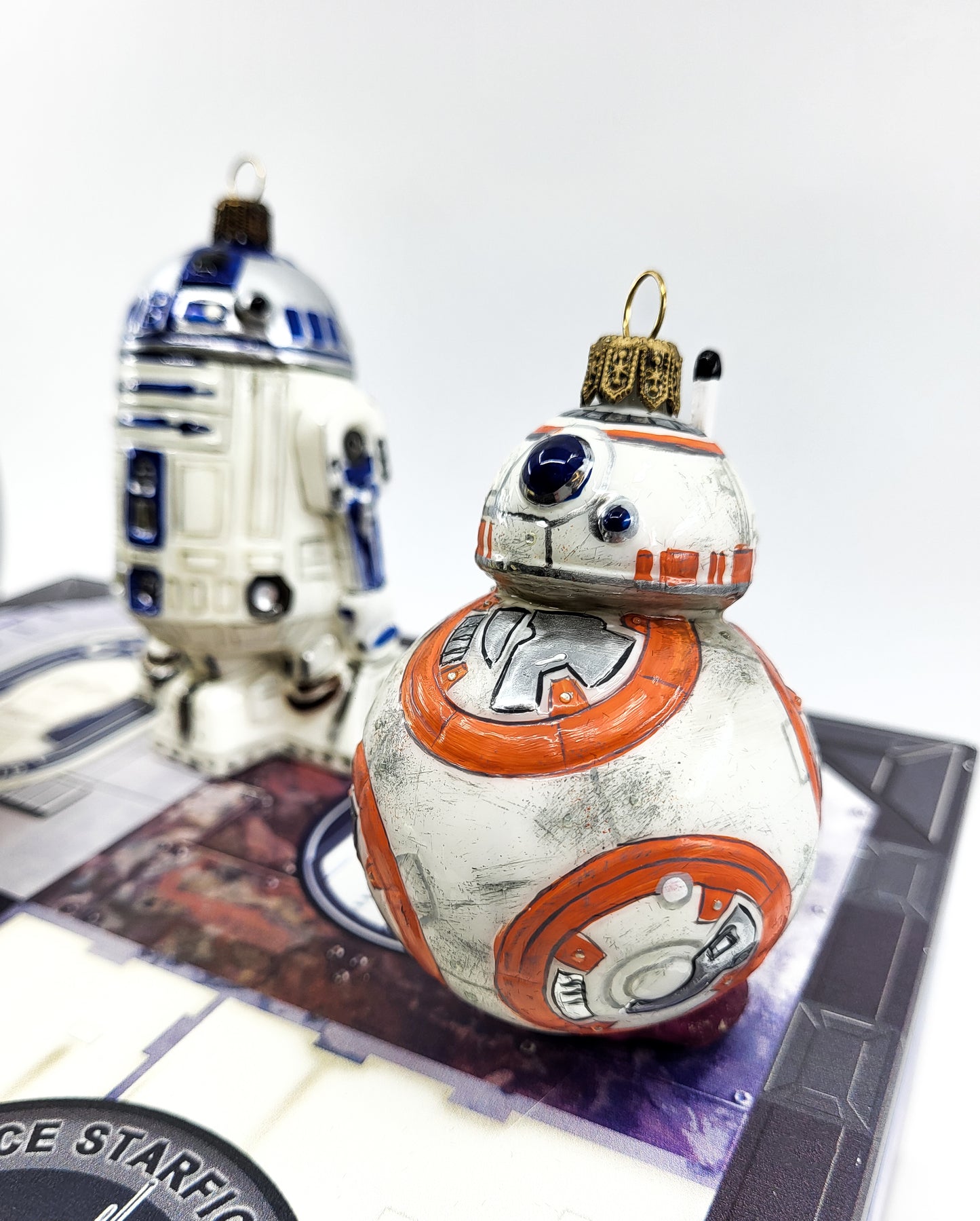 Baumschmuck-Christbaumschmuck-STAR-WARS-Roboter-BB-8-R-D2-C-3PO-weihnachts-deko-ch-Galerie-Luechinger8
