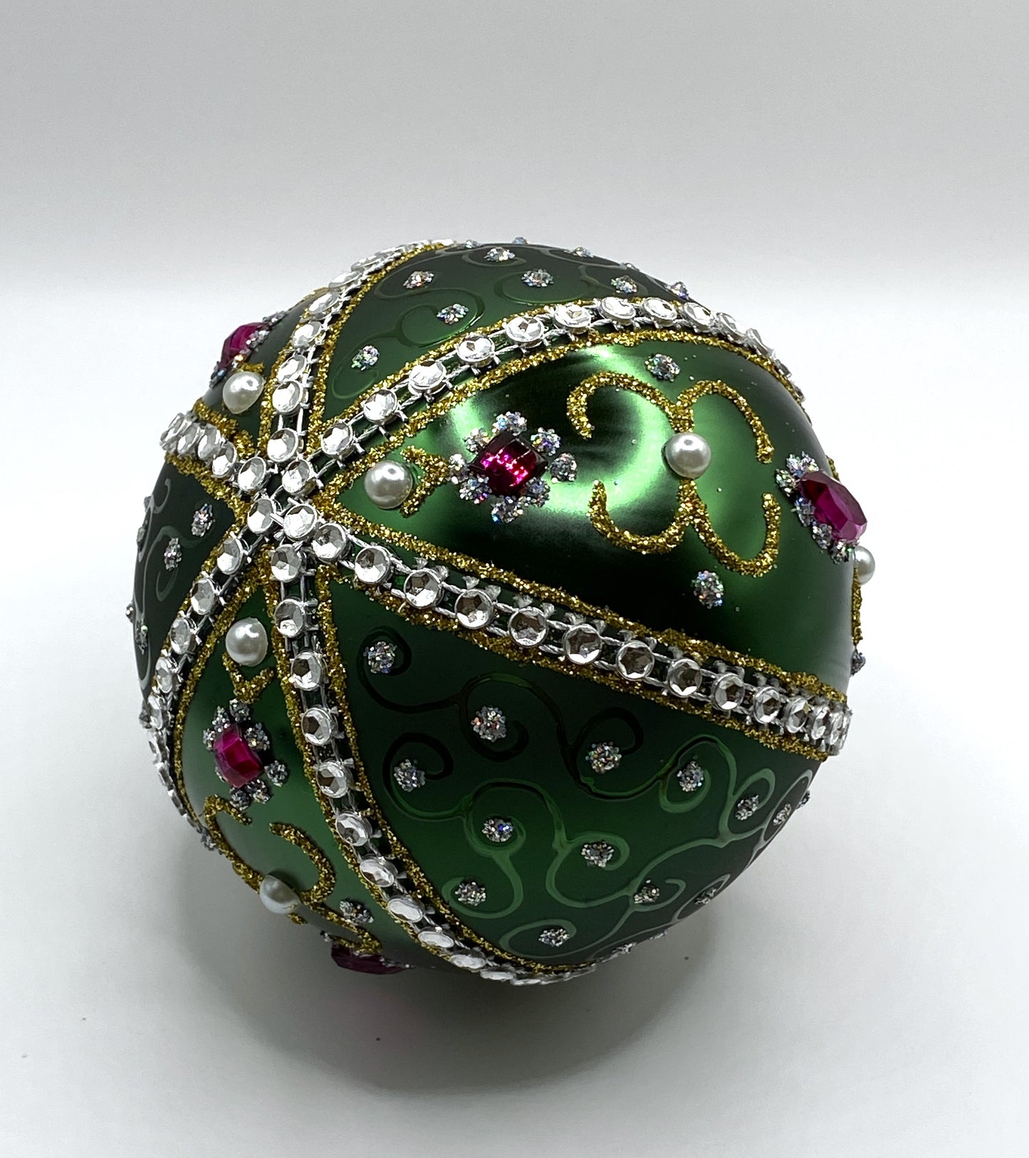Baumschmuck-Christbaumschmuck-Weihnachts-Kugel-dunkelgruen-Schmucksteine-weihnachts-deko-ch-Galerie-Luechinger-4