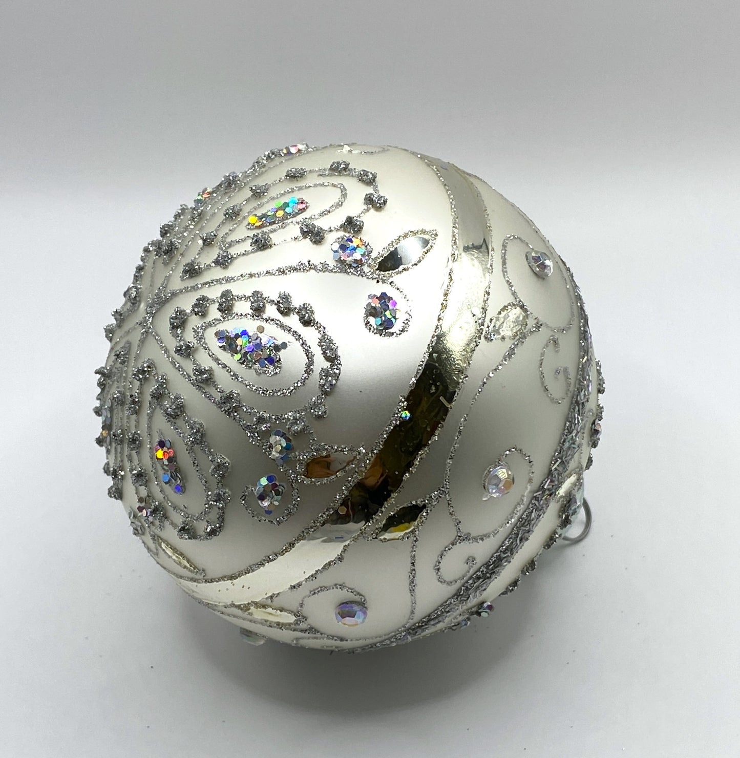 Baumschmuck-Christbaumschmuck-Weihnachts-Kugel-silber-weiss-weihnachts-deko-ch-Galerie-Luechinger-10