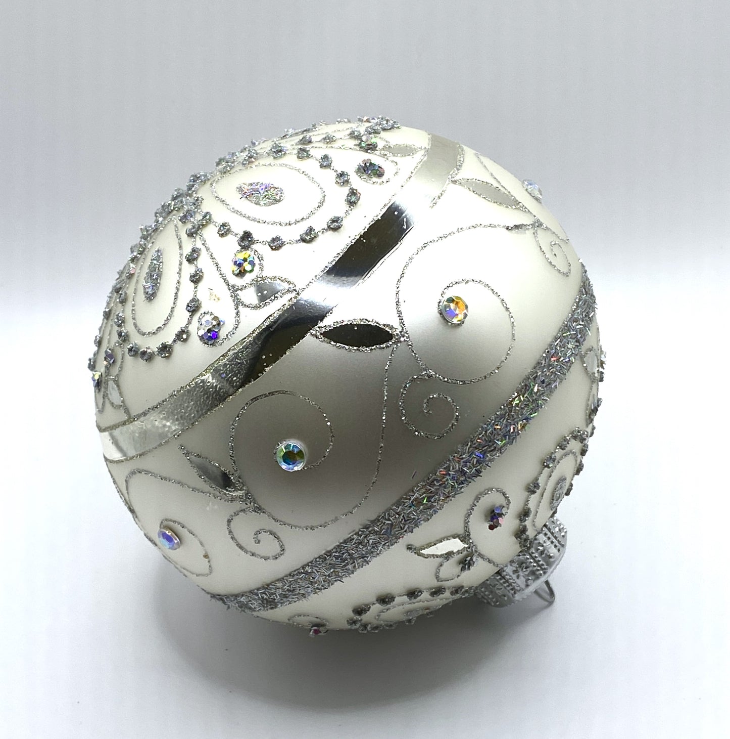 Baumschmuck-Christbaumschmuck-Weihnachts-Kugel-silber-weiss-weihnachts-deko-ch-Galerie-Luechinger-6
