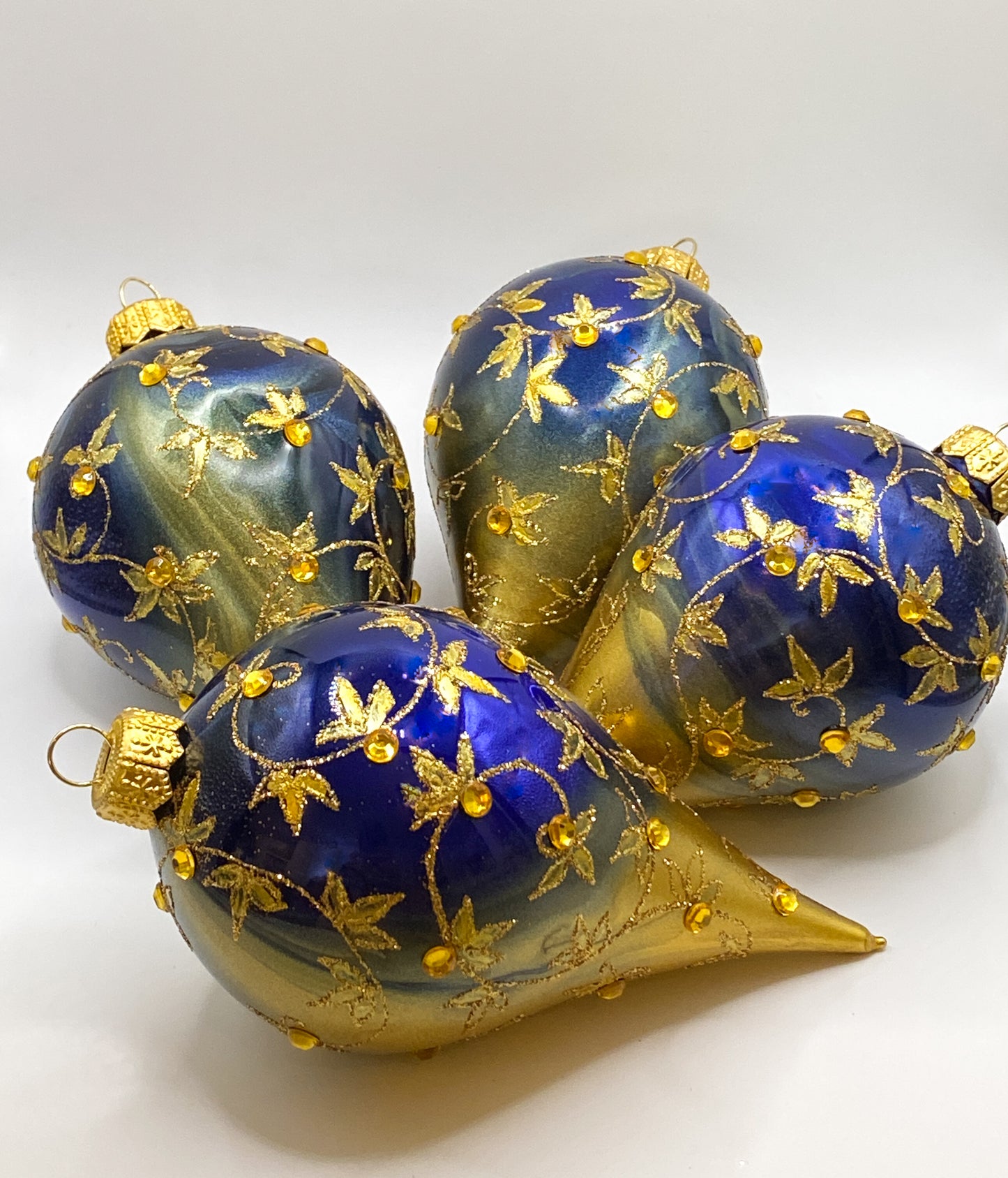 Baumschmuck-Christbaumschmuck-Zapfen-marmoriert-weihnachts-deko-ch-Galerie-Luechinger-ch4