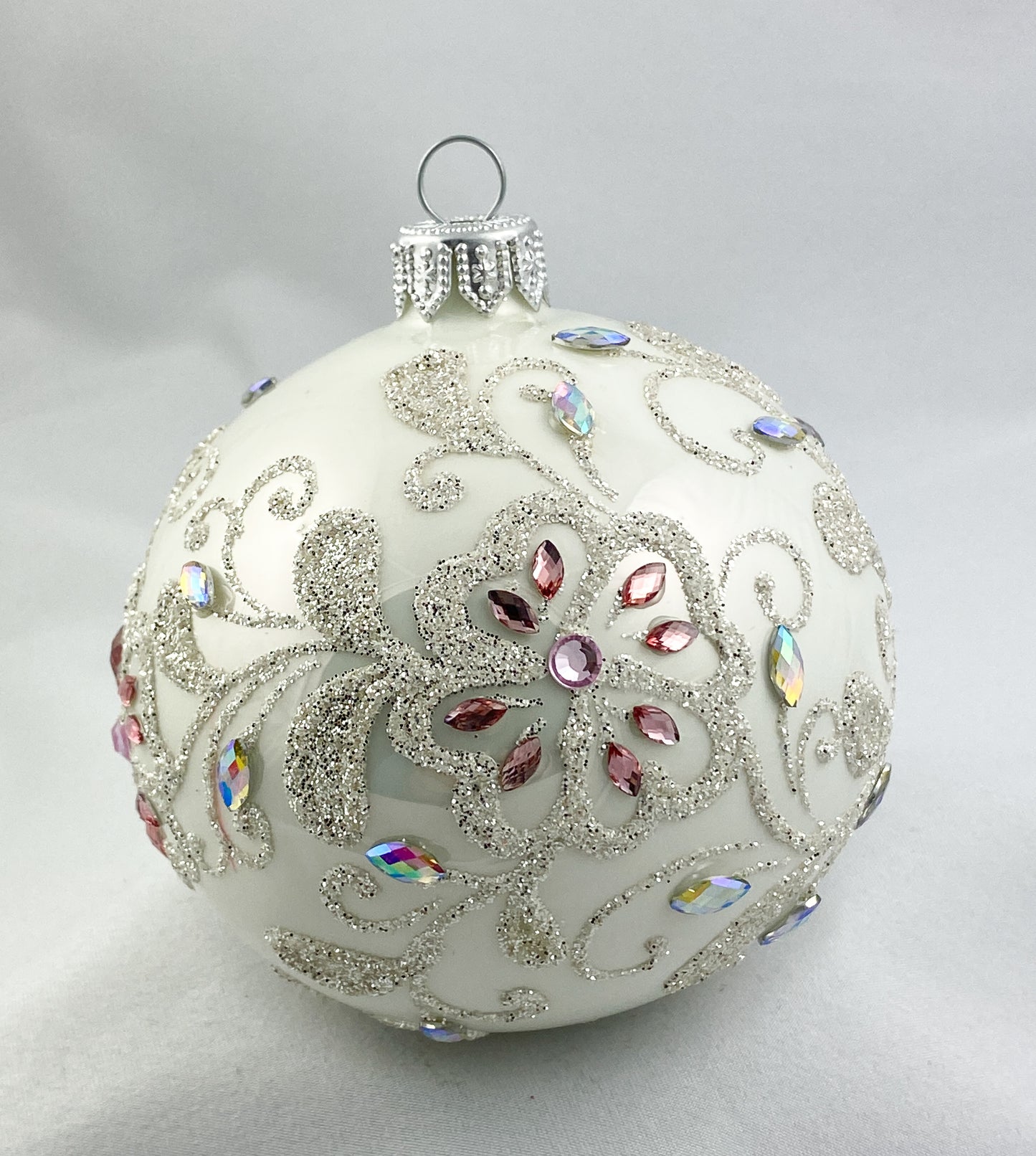 Baumschmuck-Christbaumschmuck-christbaumkugel-weiss-blueten-weihnachts-deko-ch-Galerie-Luechinger7