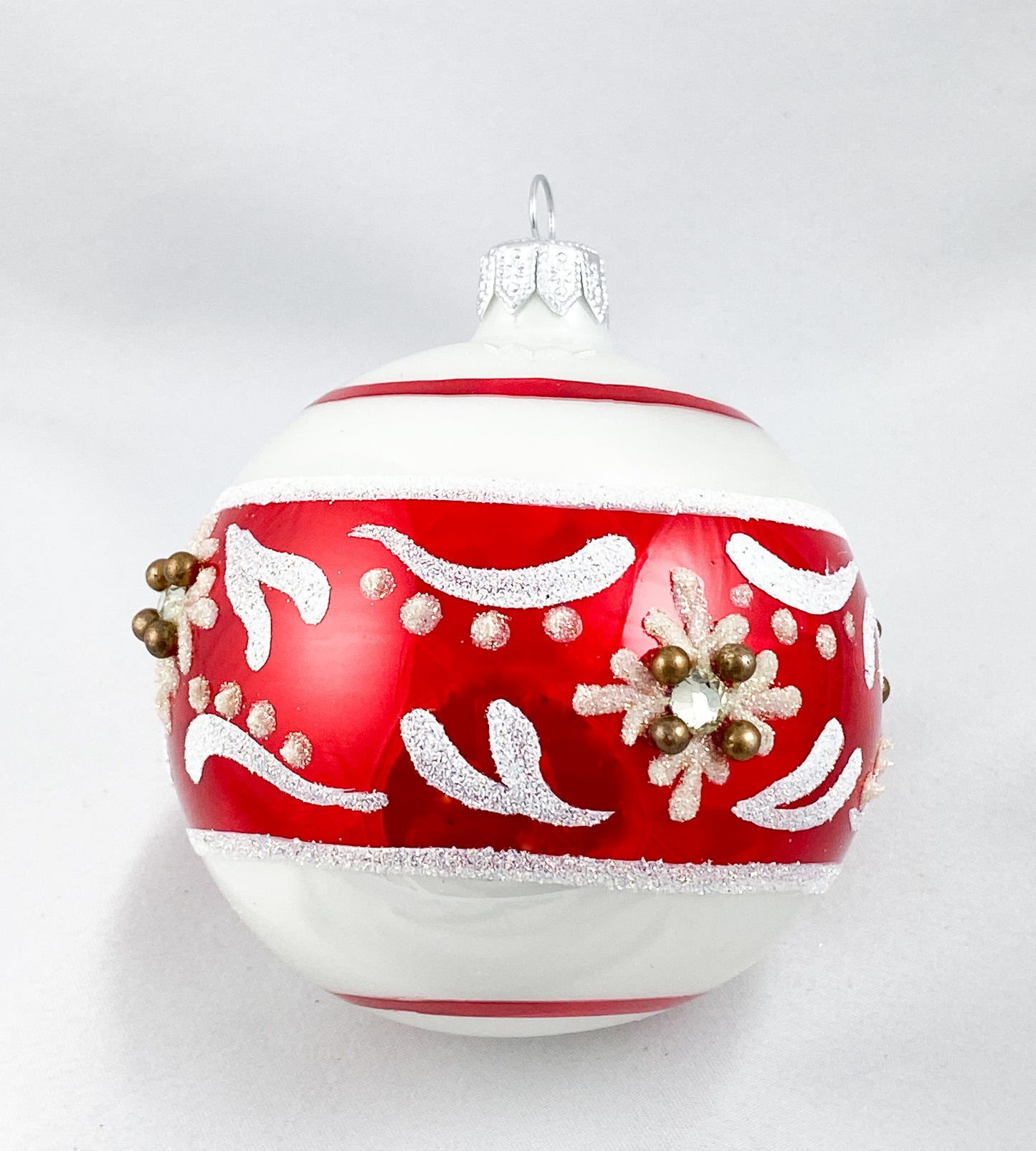 Baumschmuck-Christbaumschmuck-christbaumkugel-weiss-rot-weihnachts-deko-ch-Galerie-Luechinger4