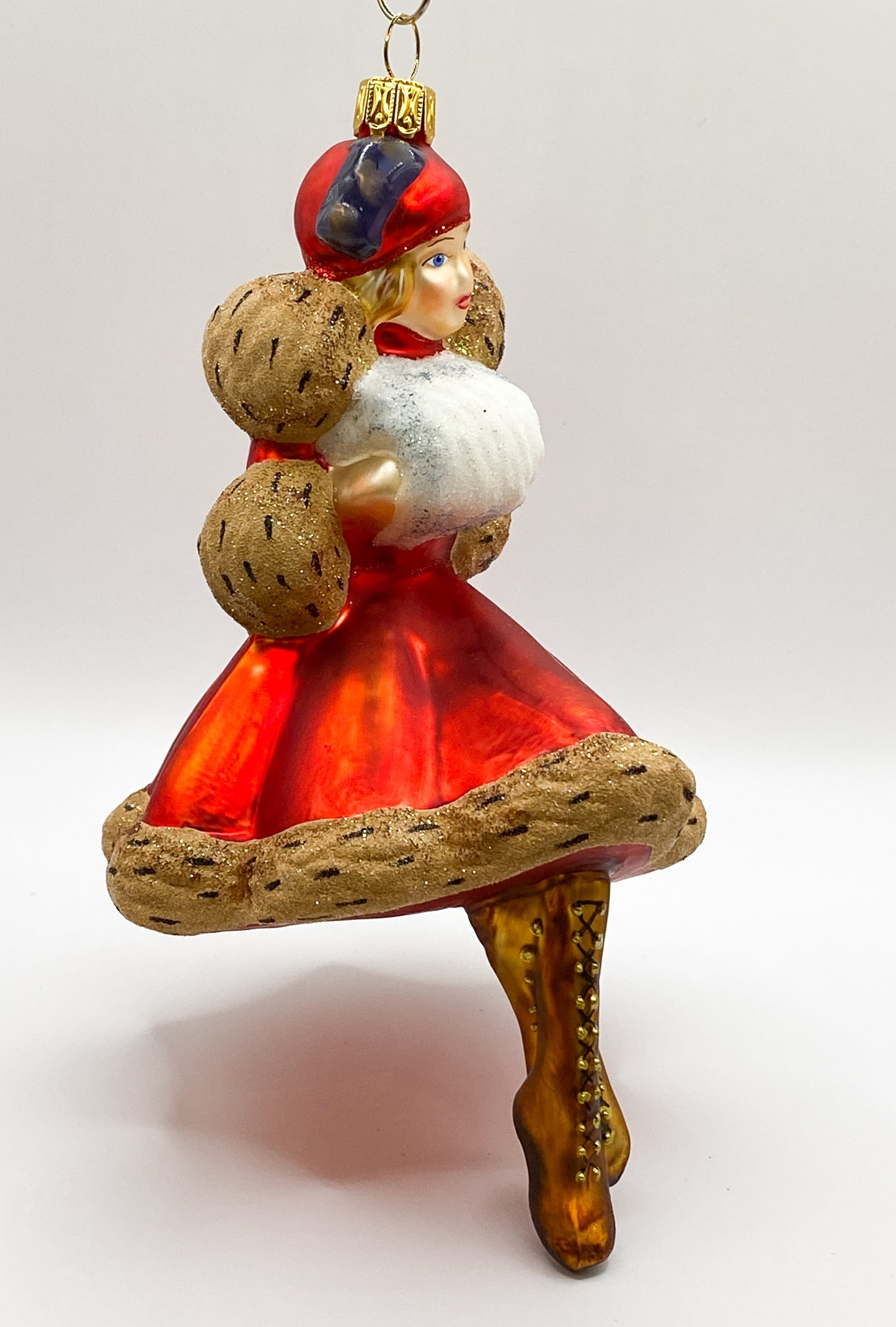 Baumschmuck-Christbaumschmuck-damenkleid-wintercape-muff-mostowski-komozja-weihnachts-deko-ch-Galerie-Luechinger2