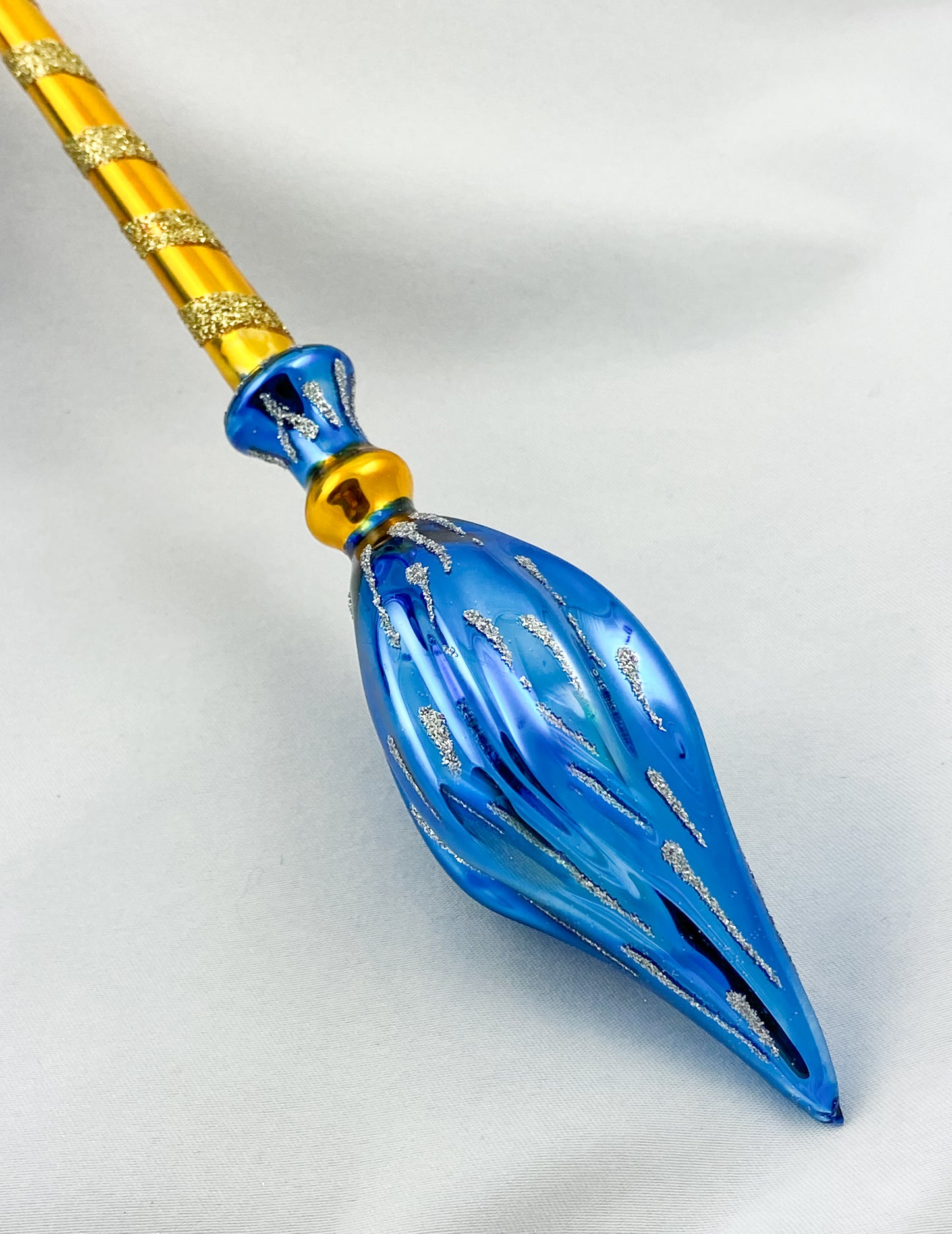 Baumschmuck-Christbaumschmuck-hexe-besen-fliegen-zaubern-maerchen-weihnachts-deko-ch-Galerie-Luechinger3
