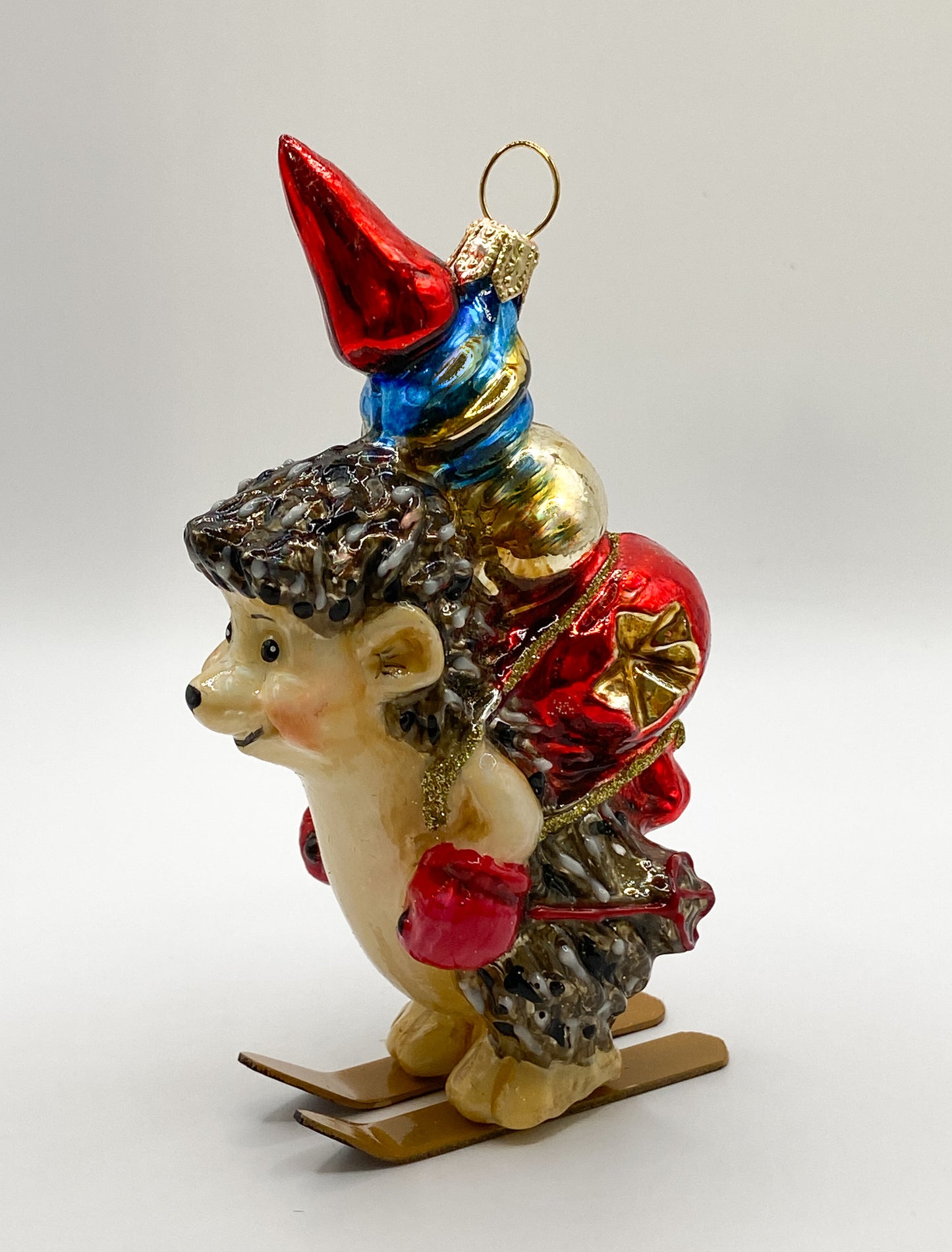 Baumschmuck-Christbaumschmuck-igel-ski-fahren-wintersport-christbaumkugel-mostowski-komozja-weihnachts-deko-ch-Galerie-Luechinger