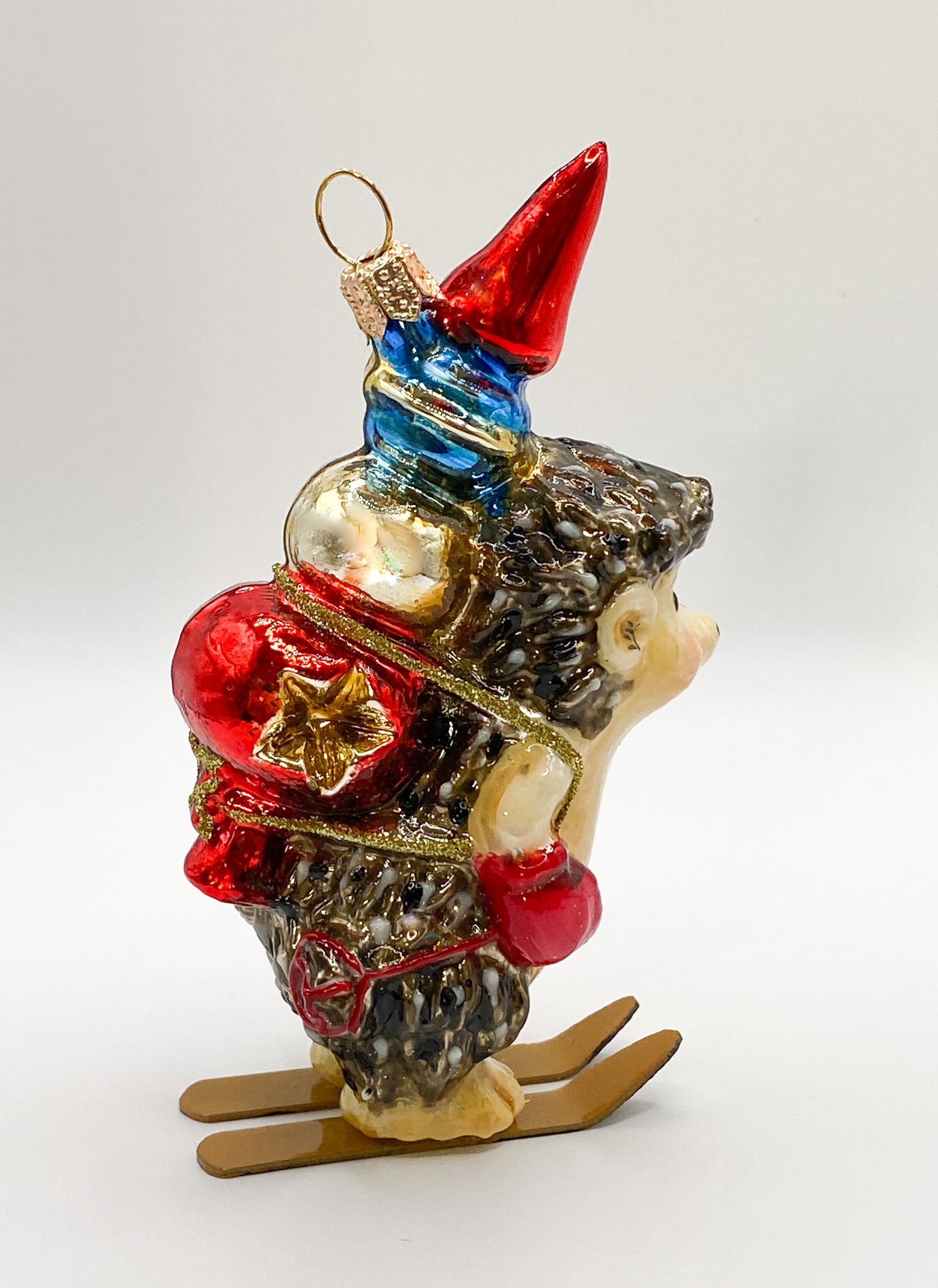 Baumschmuck-Christbaumschmuck-igel-ski-fahren-wintersport-christbaumkugel-mostowski-komozja-weihnachts-deko-ch-Galerie-Luechinger2