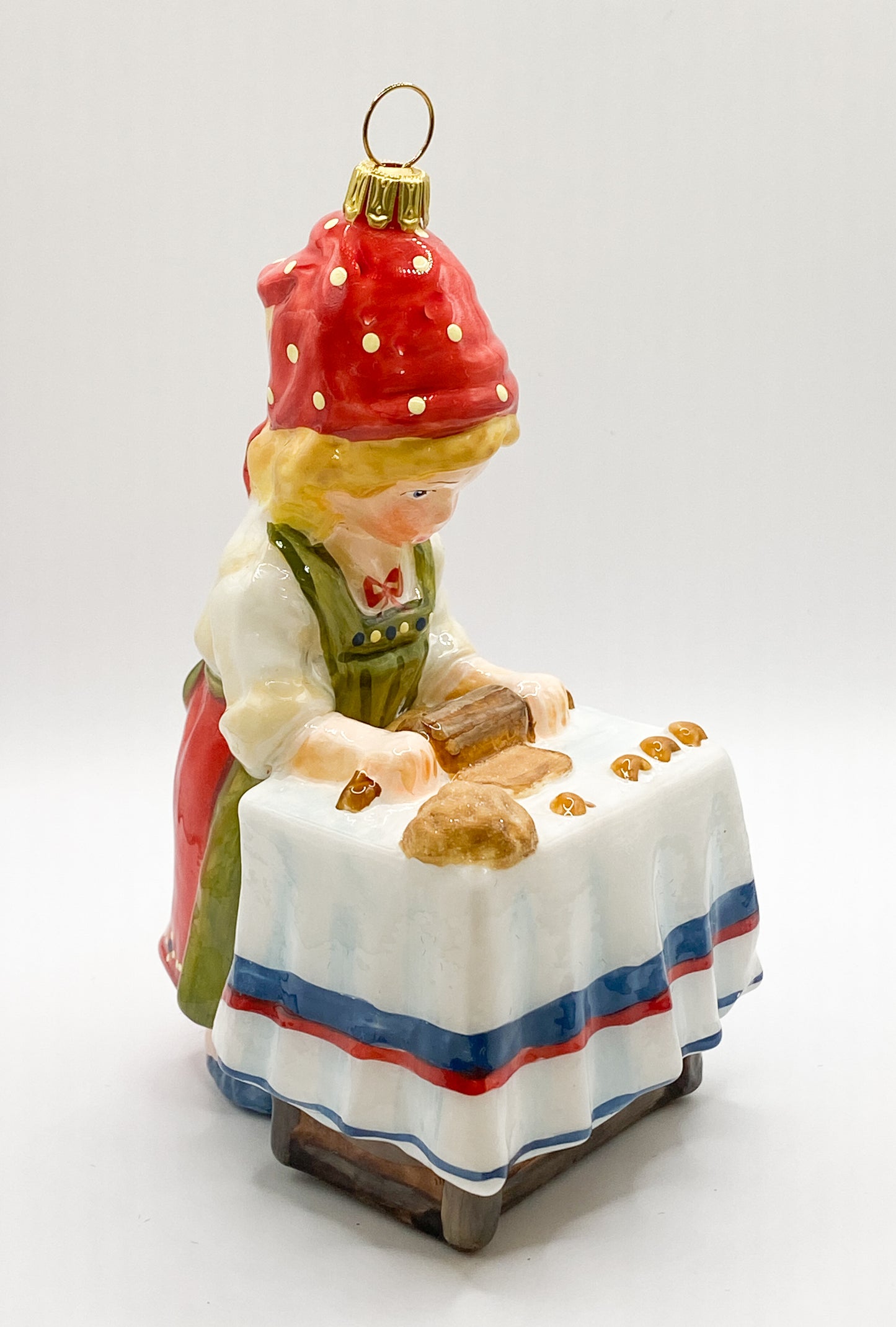 Baumschmuck-Christbaumschmuck-kuchen-backen-maedchen-winterfreude-mostowski-komozja-weihnachts-deko-ch-Galerie-Luechinger2