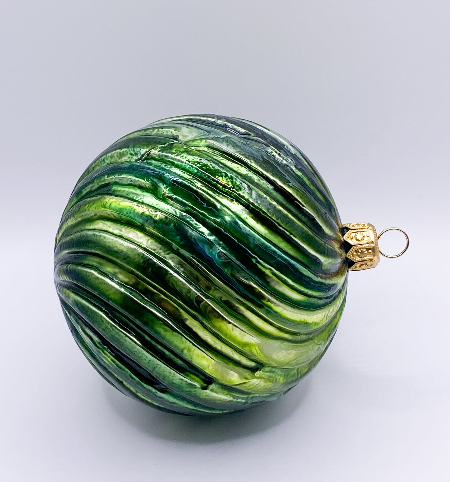 Baumschmuck-Christbaumschmuck-kugel-marmoriert-gruen-weihnachts-deko-ch-Galerie-Luechinger2