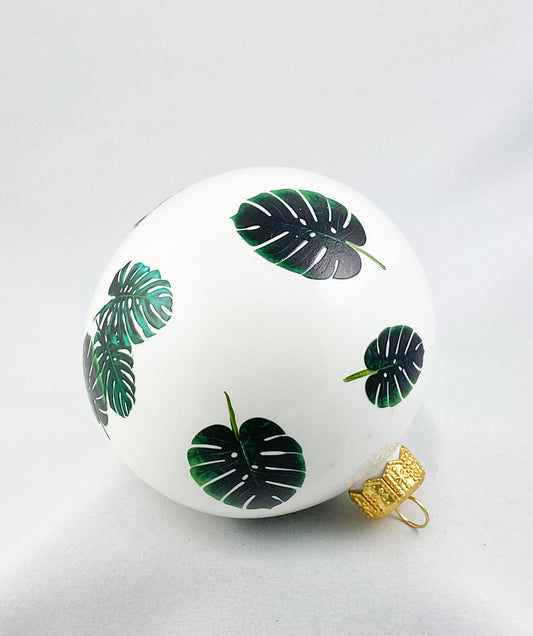 Baumschmuck-Christbaumschmuck-kugel-monstera-gruen-weihnachts-deko-ch-Galerie-Luechinger2