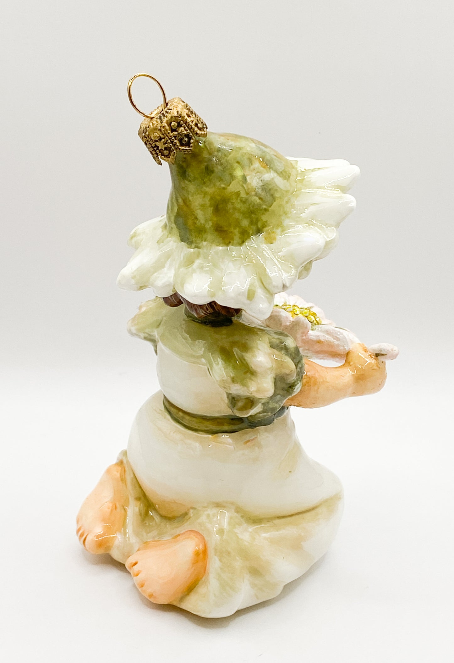 Baumschmuck-Christbaumschmuck-maedchen-margerite-er-liebt-mich-liebt-mich-nicht-atlasart-weihnachts-deko-ch-Galerie-Luechinger2