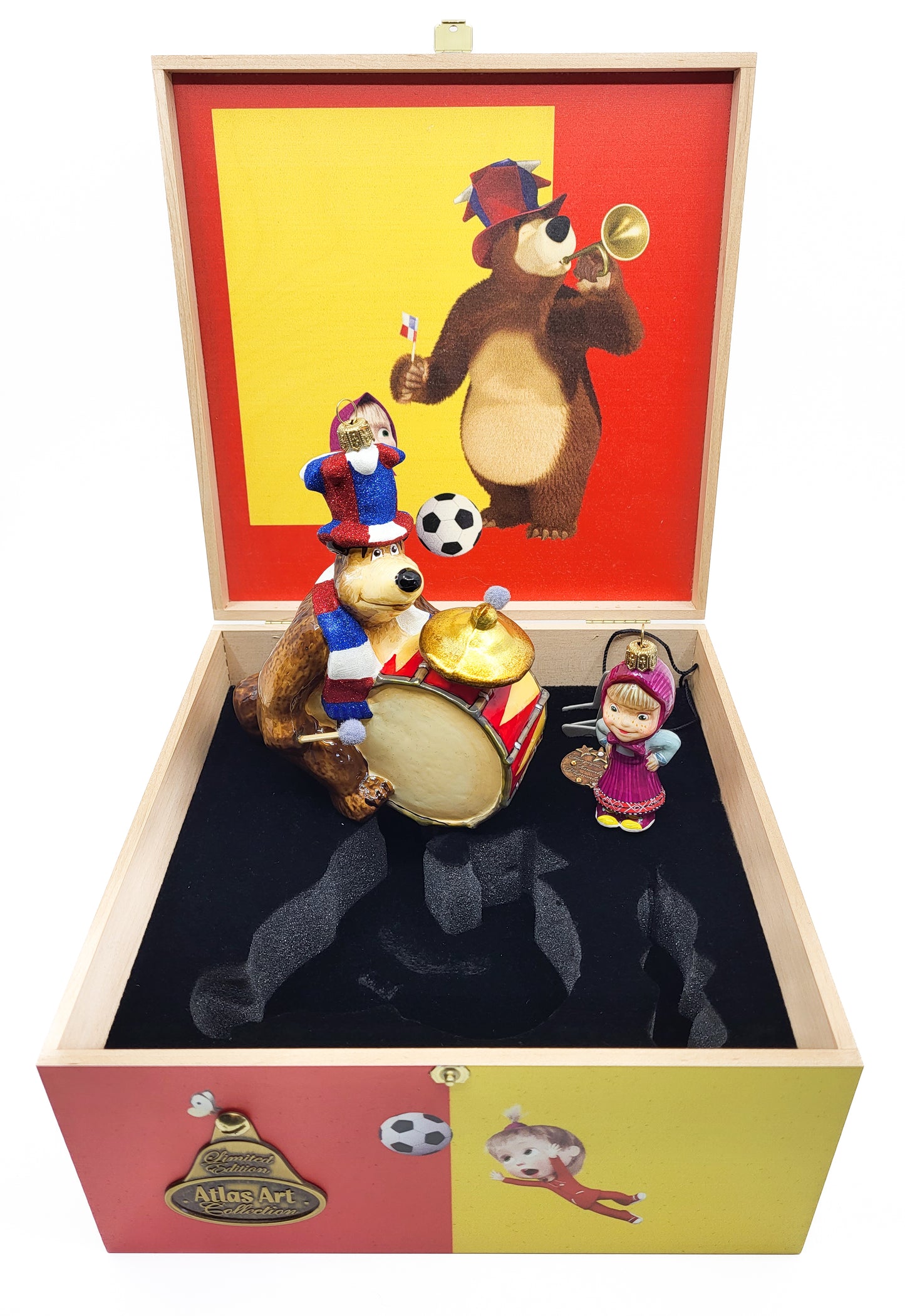 Baumschmuck-Christbaumschmuck-mascha-baer-fussball-atlasart-weihnachts-deko-ch-Galerie-Luechinger5