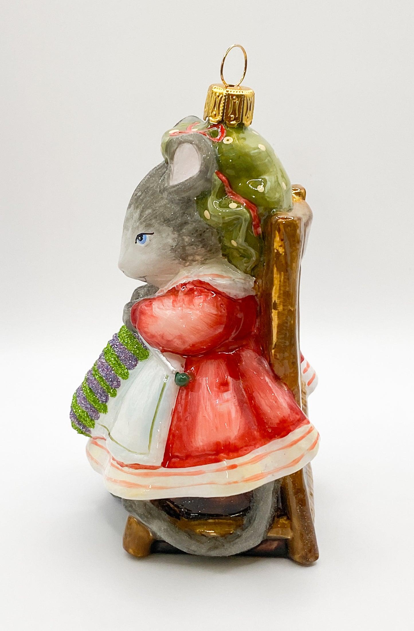 Baumschmuck-Christbaumschmuck-maus-maedchen-stricken-stuhl-gem-tlich-mostowski-komozja-weihnachts-deko-ch-Galerie-Luechinger2