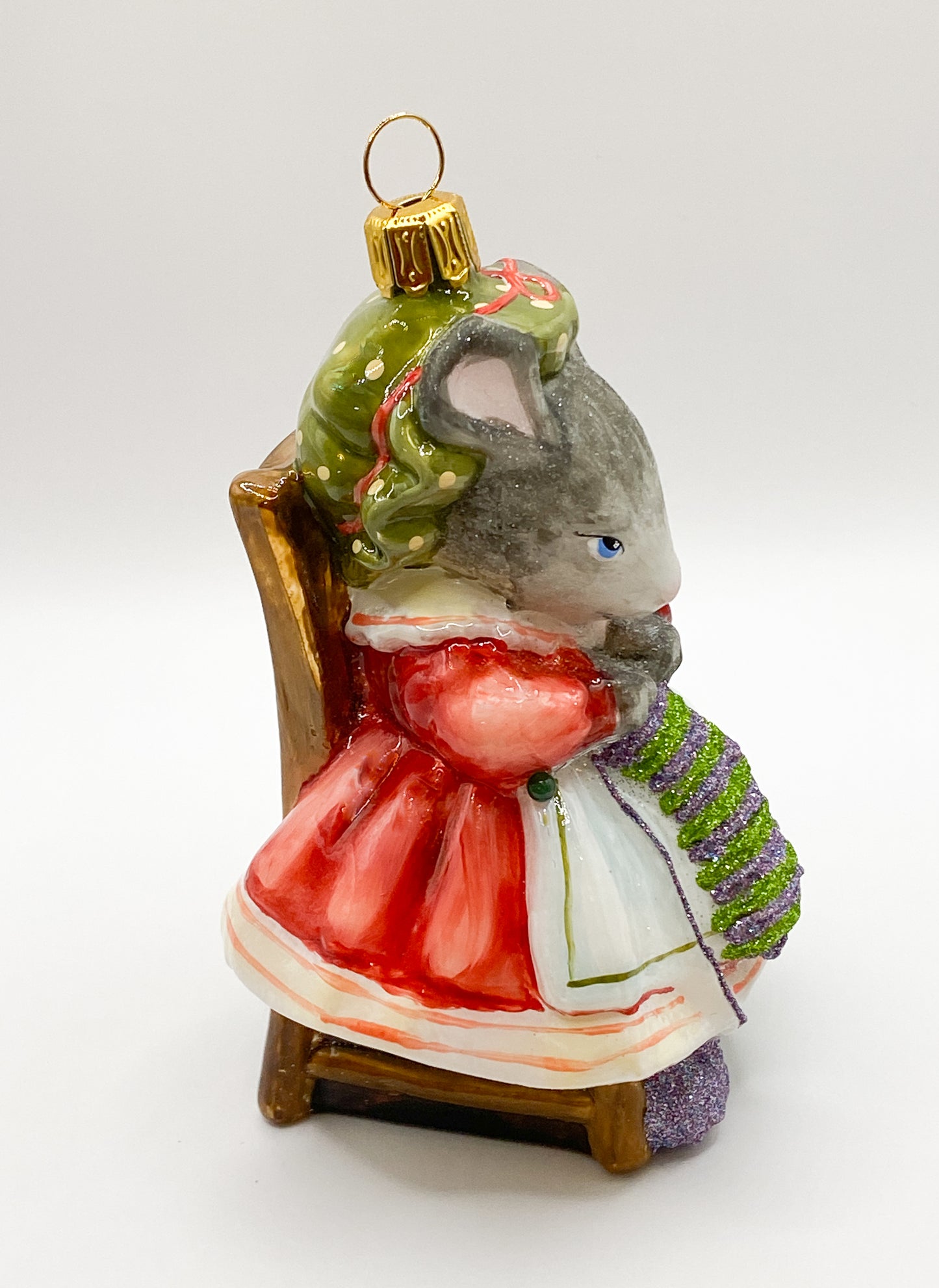 Baumschmuck-Christbaumschmuck-maus-maedchen-stricken-stuhl-gem-tlich-mostowski-komozja-weihnachts-deko-ch-Galerie-Luechinger4