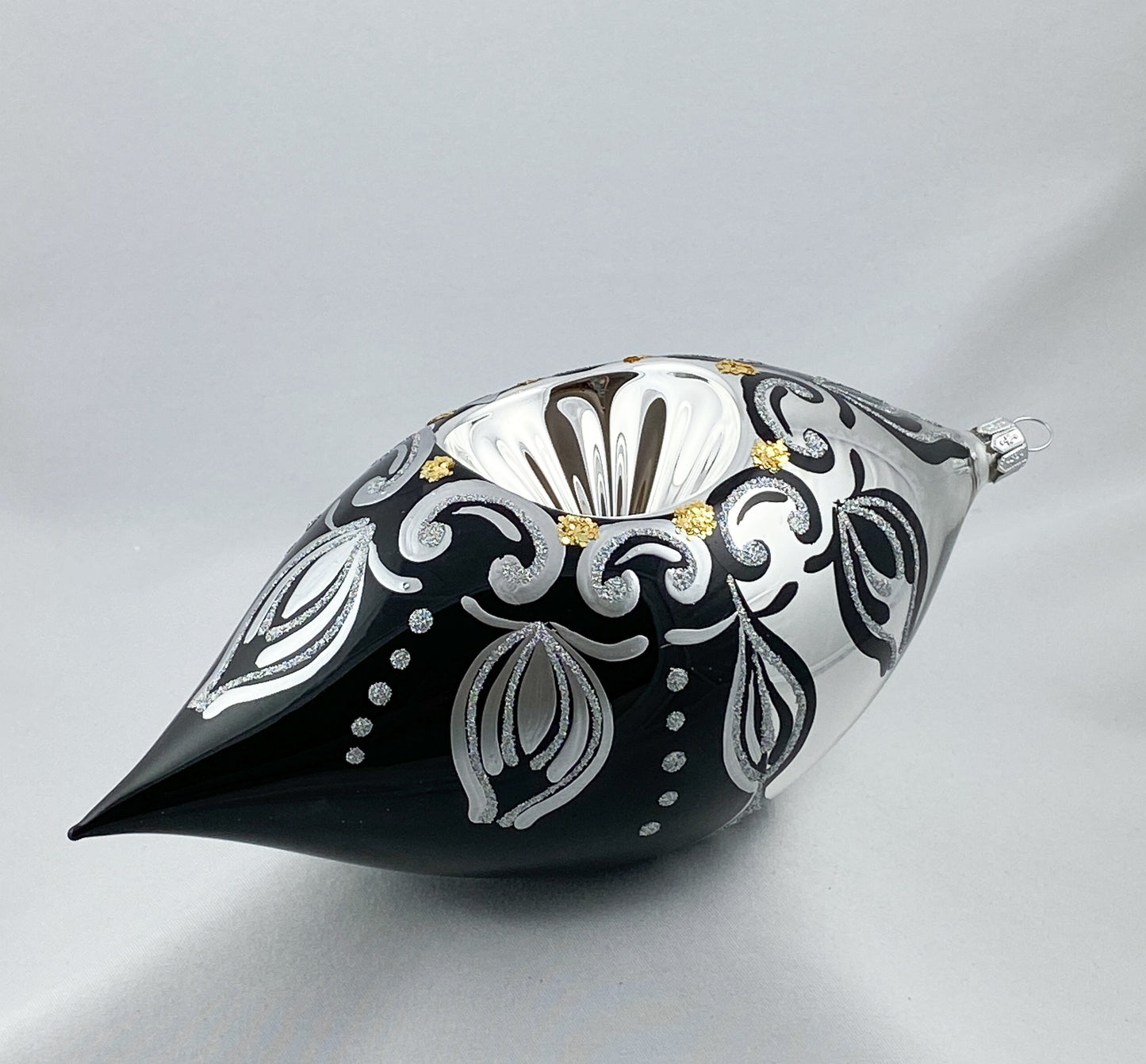 Baumschmuck-Christbaumschmuck-olive-reflex-silber-schwarz-weihnachts-deko-ch-Galerie-Luechinger2