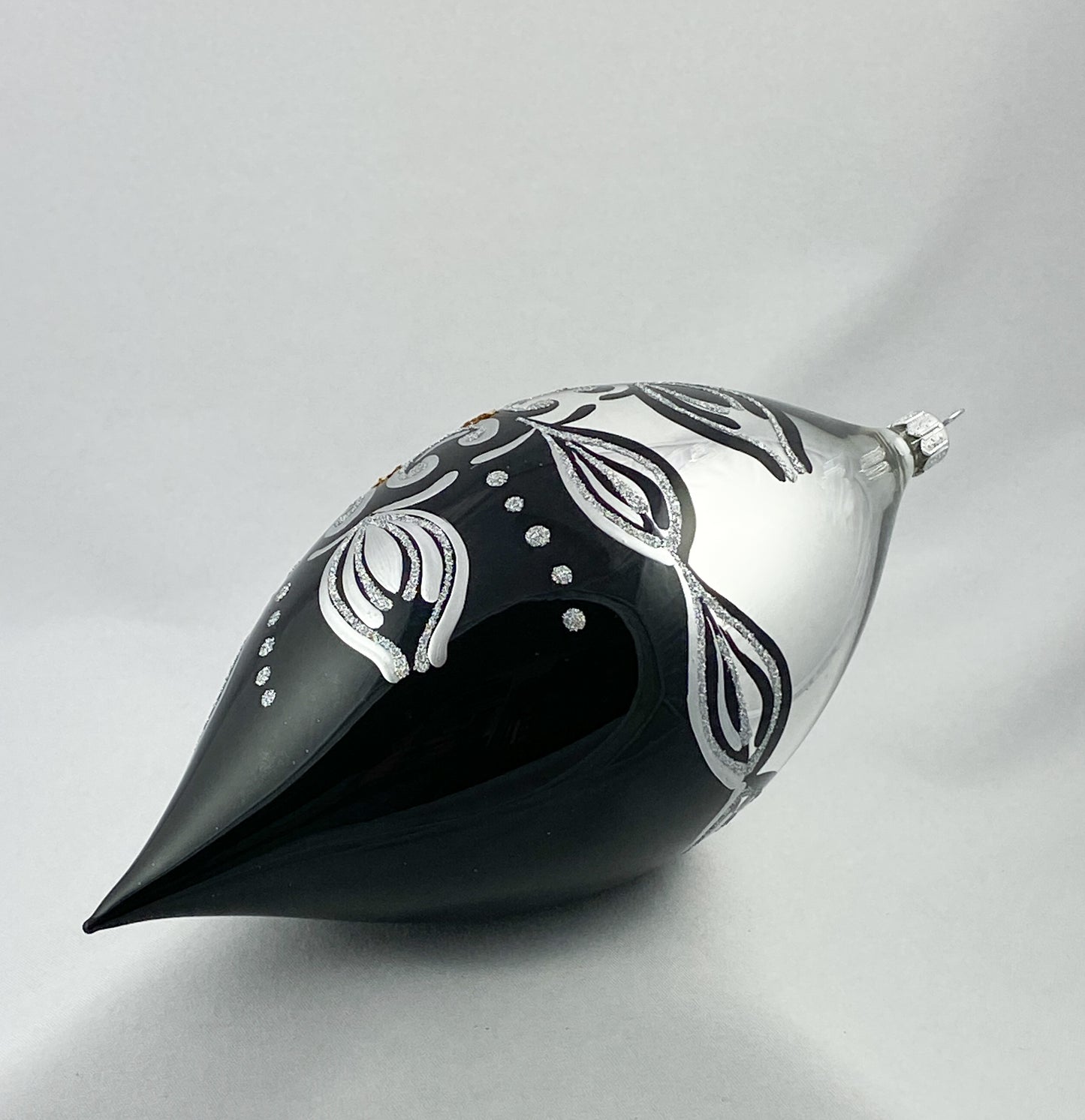 Baumschmuck-Christbaumschmuck-olive-reflex-silber-schwarz-weihnachts-deko-ch-Galerie-Luechinger3