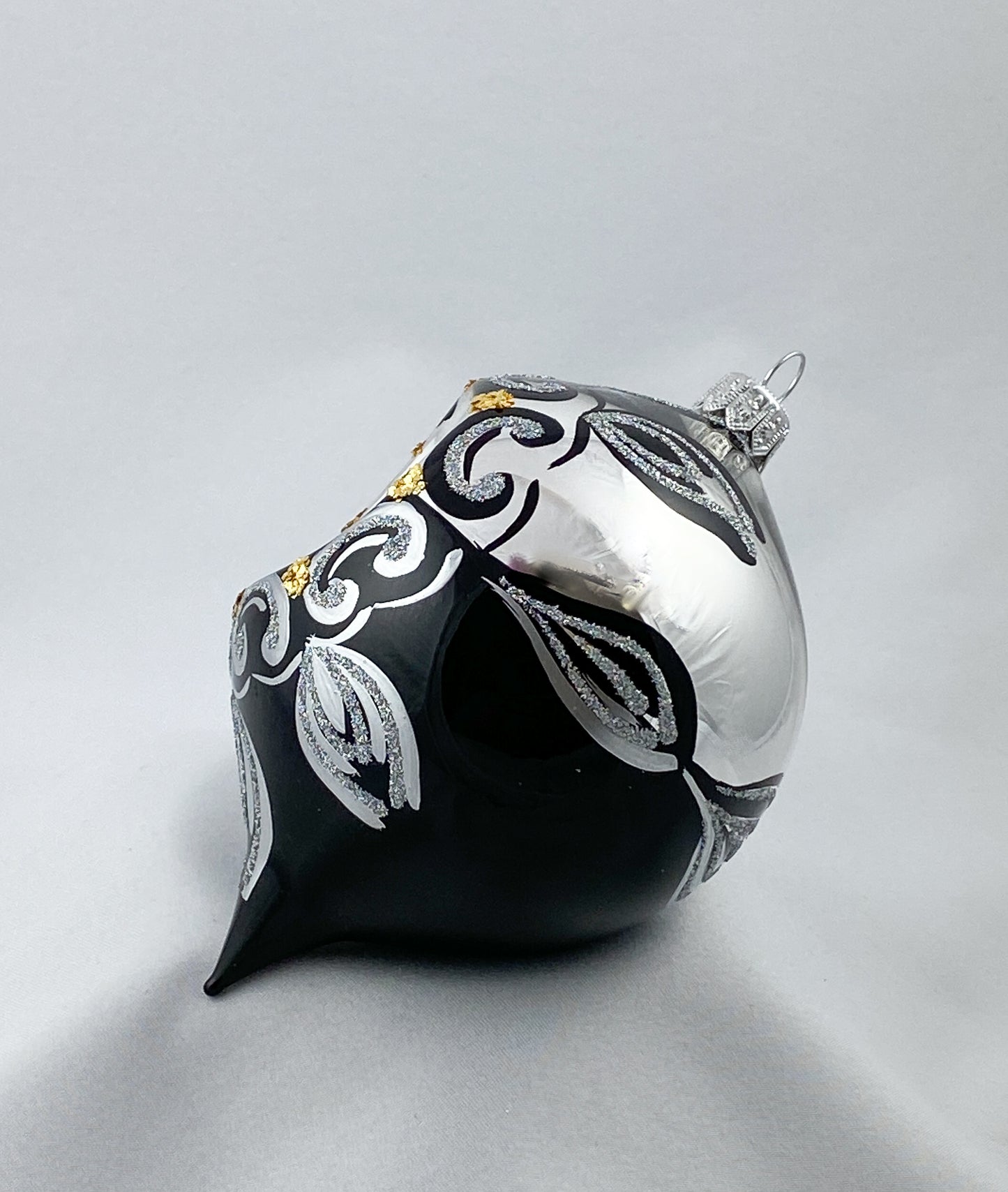 Baumschmuck-Christbaumschmuck-olive-reflex-silber-schwarz-weihnachts-deko-ch-Galerie-Luechinger7