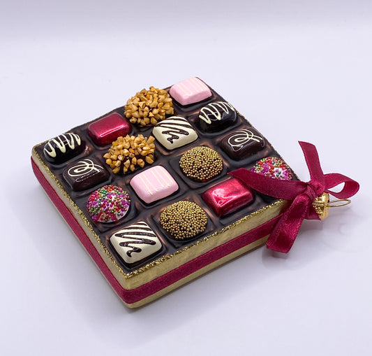 Baumschmuck-Christbaumschmuck-praline-konfekt-suess-schokolade-weihnachts-deko-ch-Galerie-Luechinger