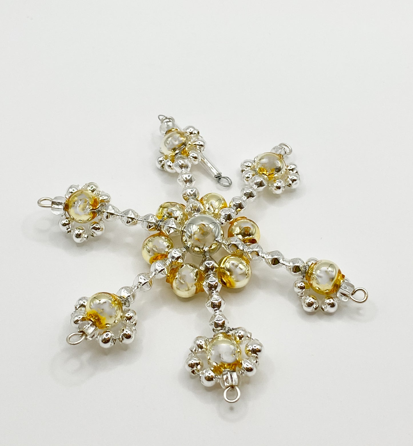 Baumschmuck-Christbaumschmuck-schneeflocke-gablonz-perlen-weihnachts-deko-ch-Galerie-Luechinger23