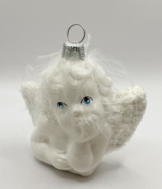 Putto sinnierend in glänzendem Weiss mit Glitzer-Flügeln, Raffael Engel