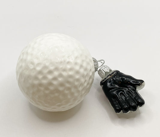 Golfball mit Handschuh