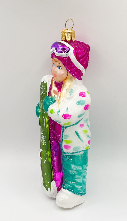 Mädchen mit Snowboard