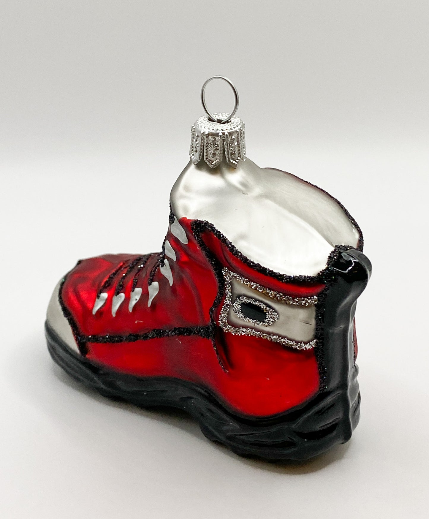 Roter Wanderschuh