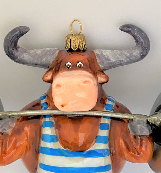Weihnachtsschmuck-Christbaumschmuck-AtlasArt-Stier-Bulle-Gewichte-heben-Kraftprotz-weihnachts-deko-ch-Galerie-LuechingerIMG_0002