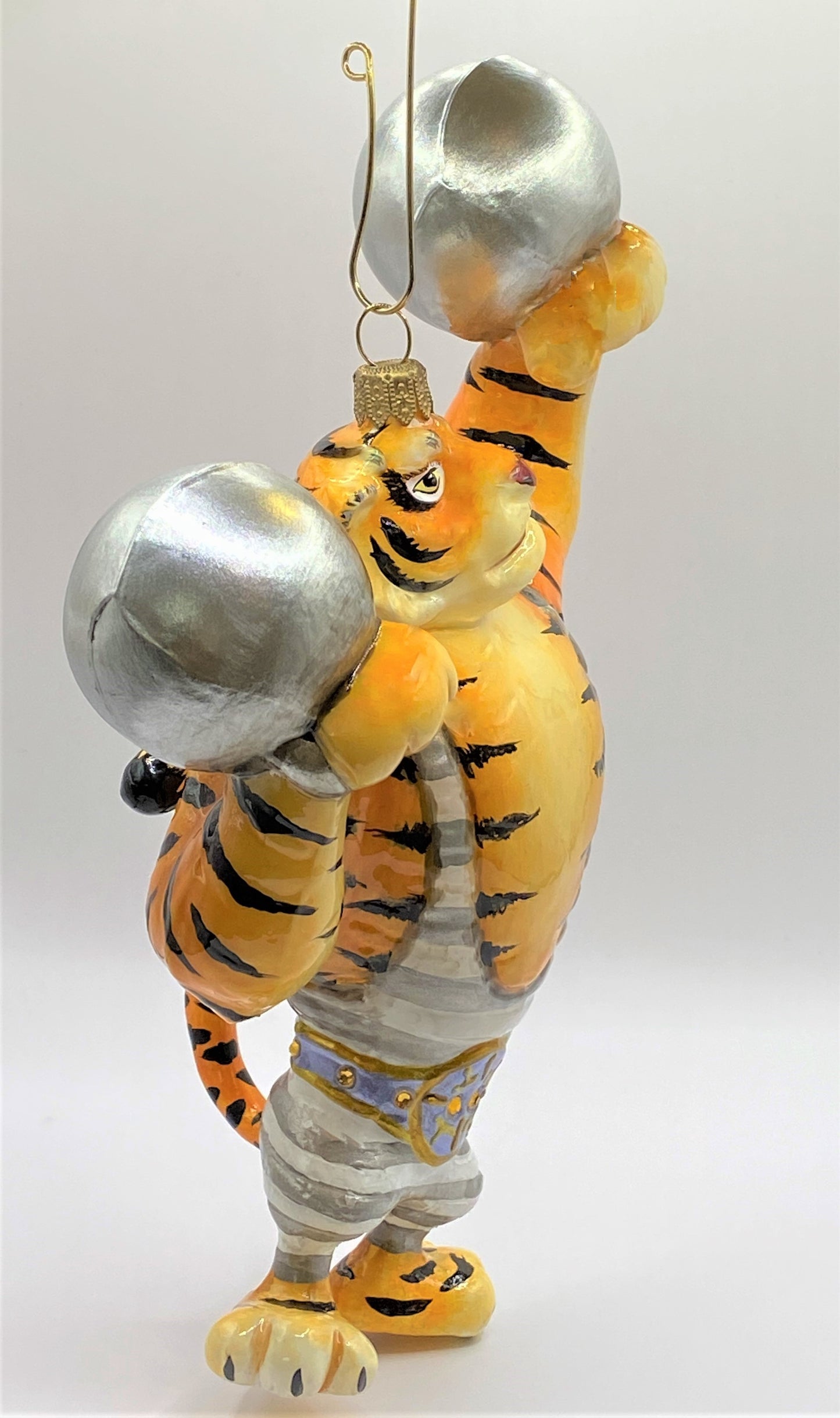 Weihnachtsschmuck-Christbaumschmuck-AtlasArt-Tiger-Gewichte-stemmen-Kraft-weihnachts-deko-ch-Galerie-LuechingerIMG_0002