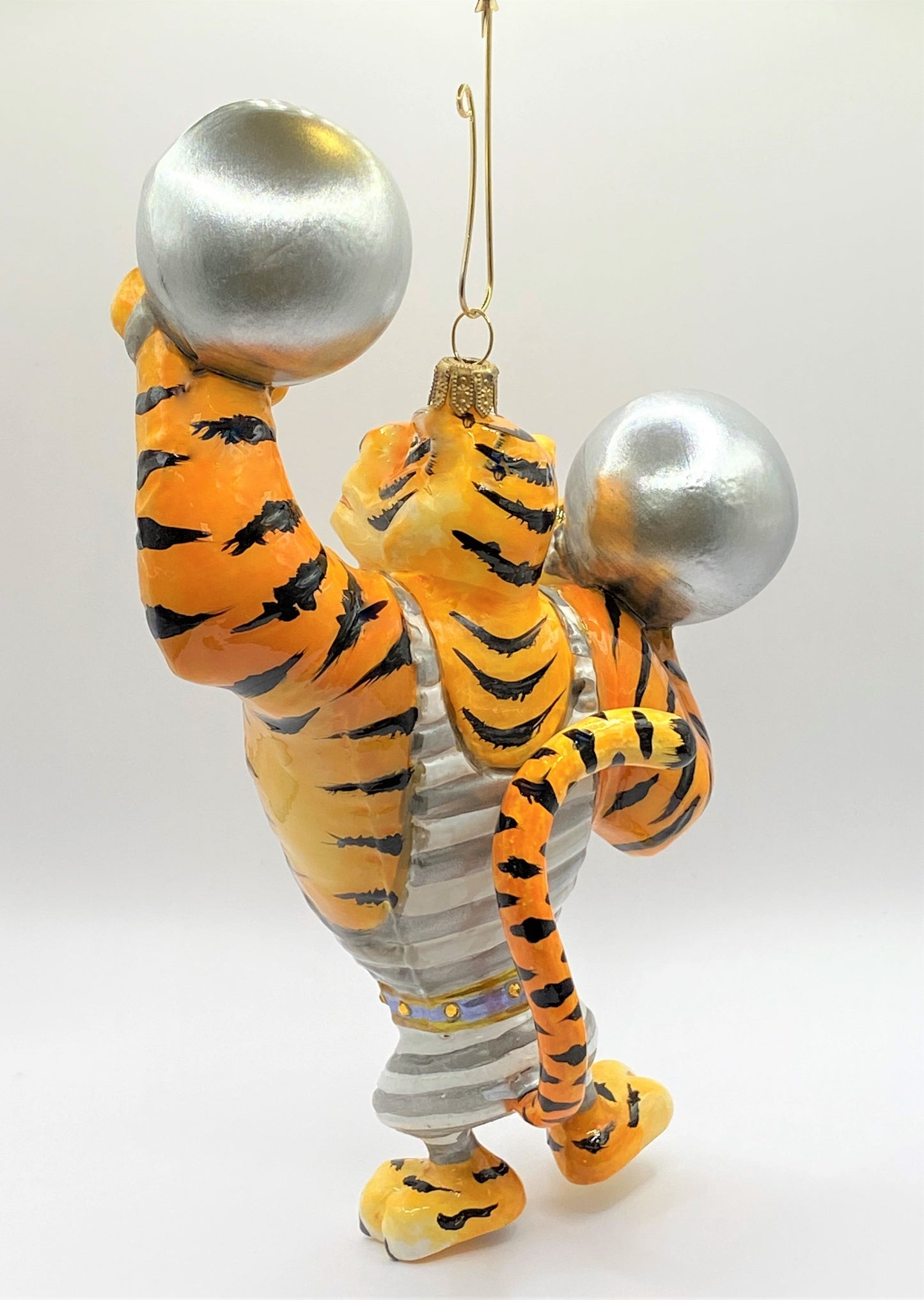 Weihnachtsschmuck-Christbaumschmuck-AtlasArt-Tiger-Gewichte-stemmen-Kraft-weihnachts-deko-ch-Galerie-LuechingerIMG_0004