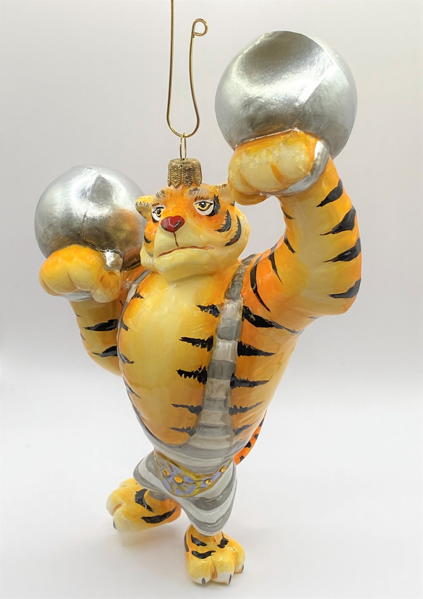 Weihnachtsschmuck-Christbaumschmuck-AtlasArt-Tiger-Gewichte-stemmen-Kraft-weihnachts-deko-ch-Galerie-LuechingerIMG_0005