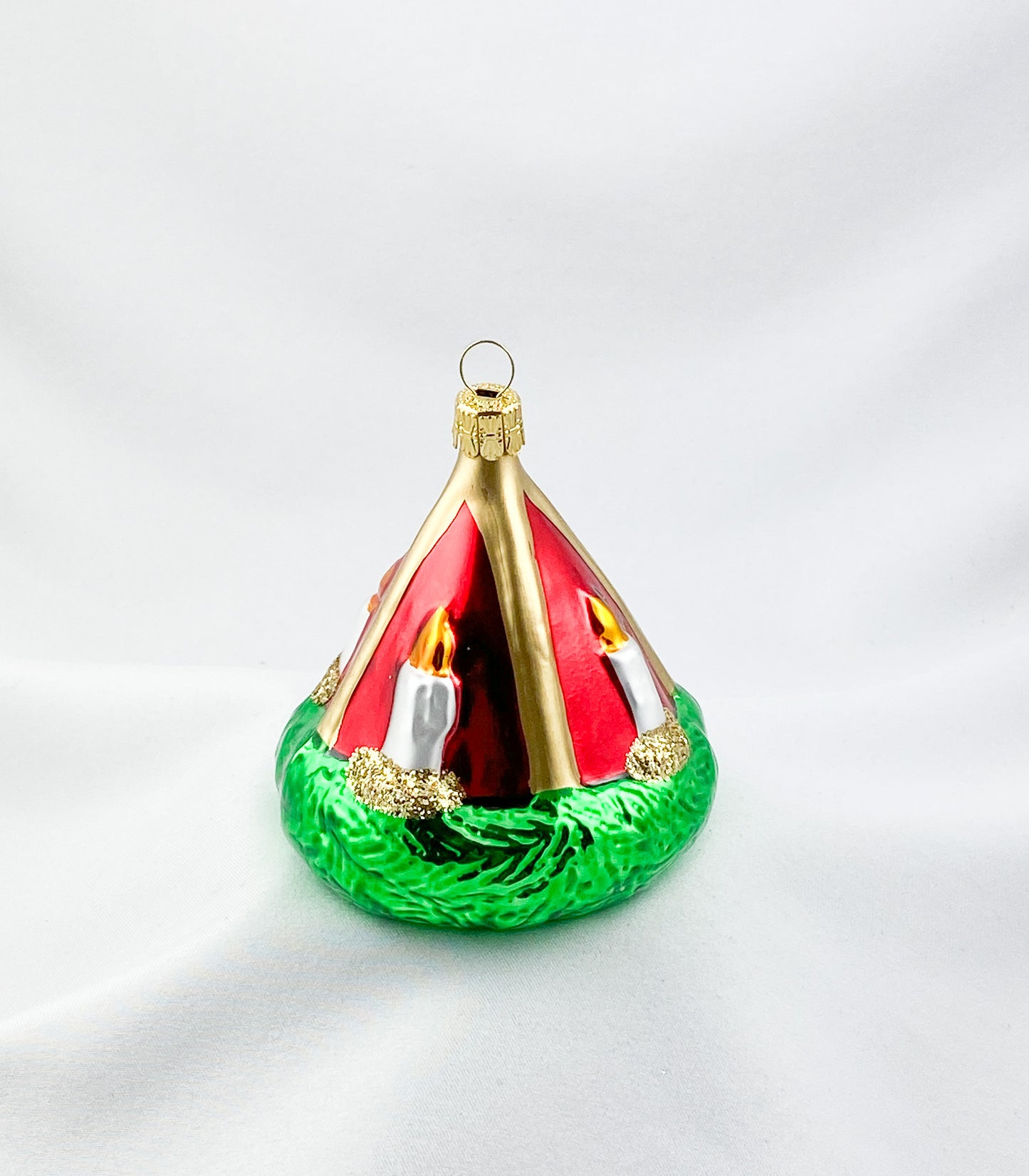 Adventskranz mit vier Kerzen