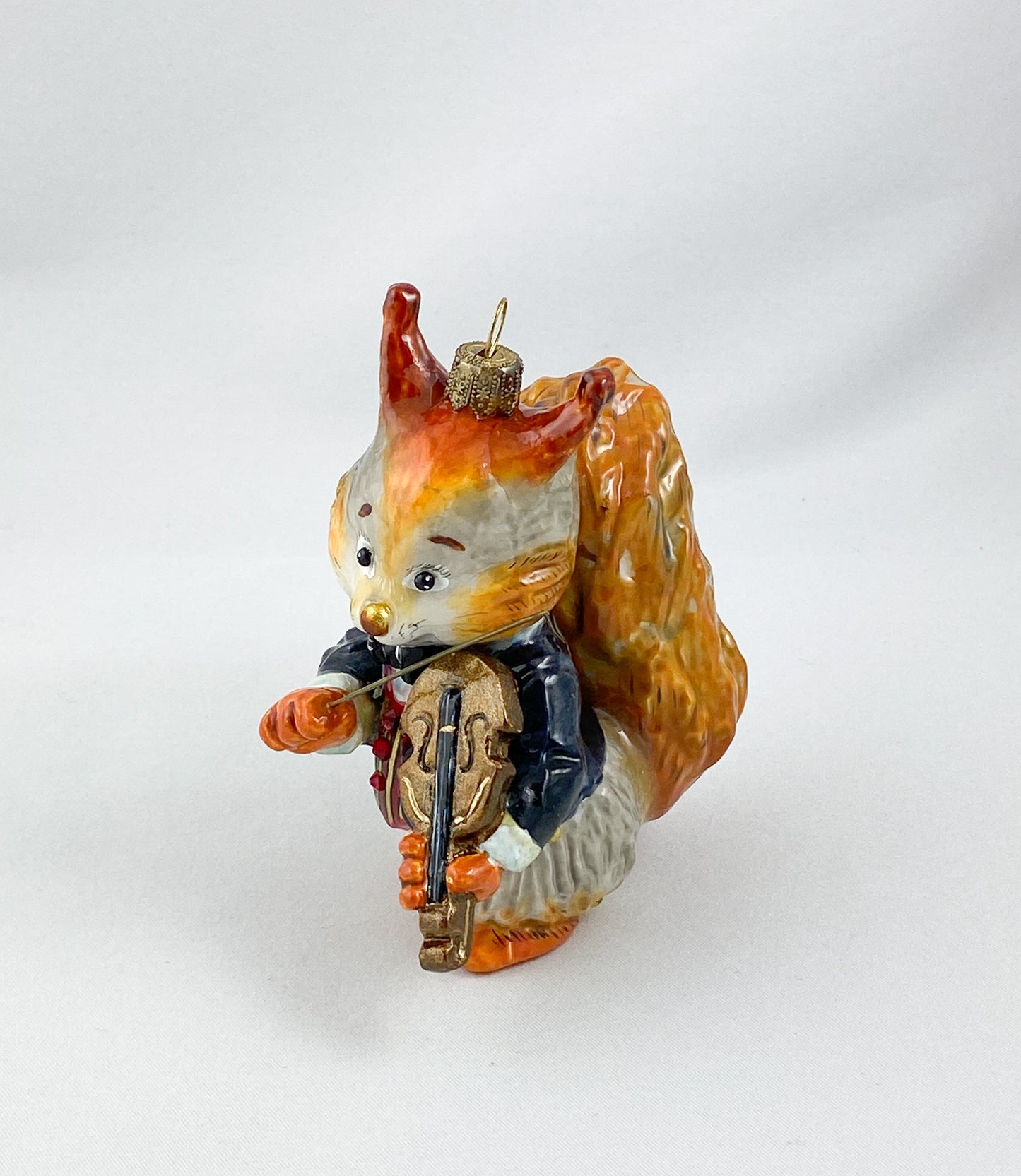 The squirrel plays the violin, AtlasArt