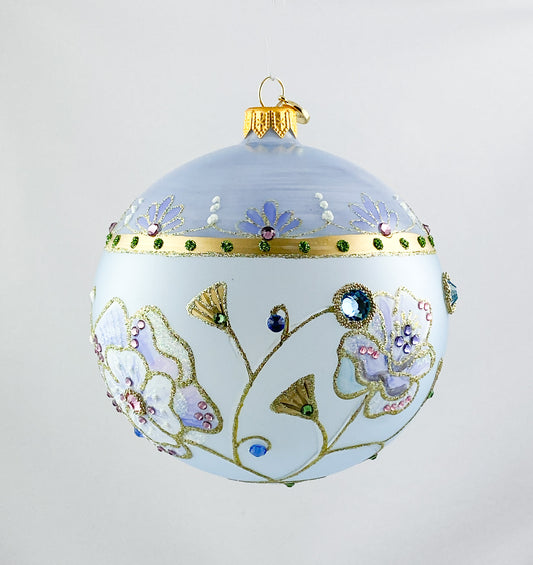 Transparente Kugel in hellblau mit Blüten und Glitzersteinen, GlitterLab