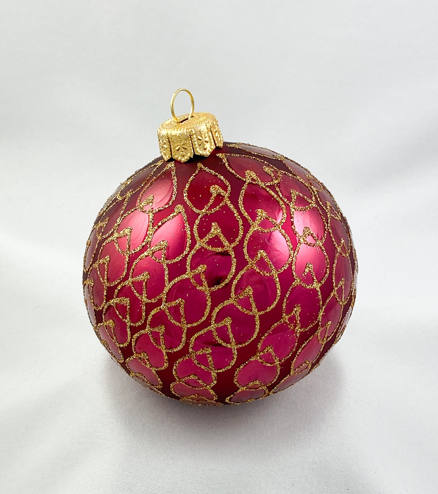 Ball dark magenta with drop decoration