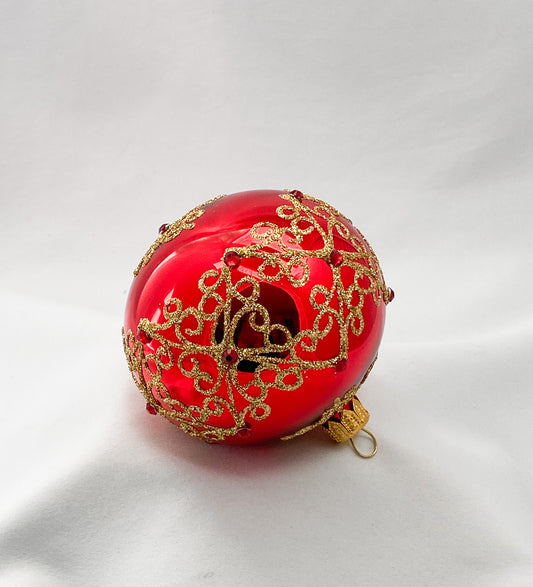 Kugel rot glanz mit goldenem Dekor und roten Schmucksteinen