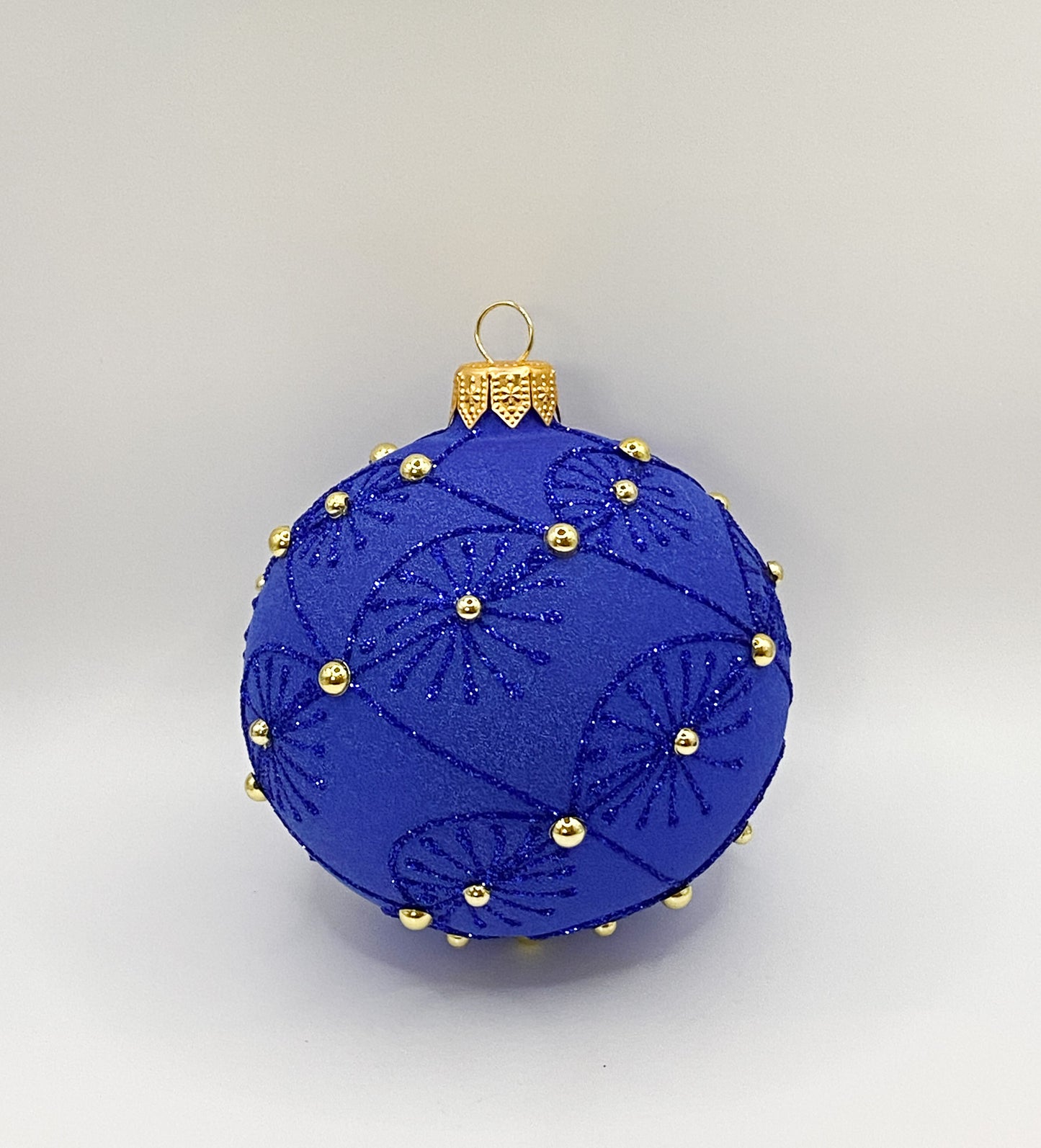 Ball velvet blue with golden gemstones