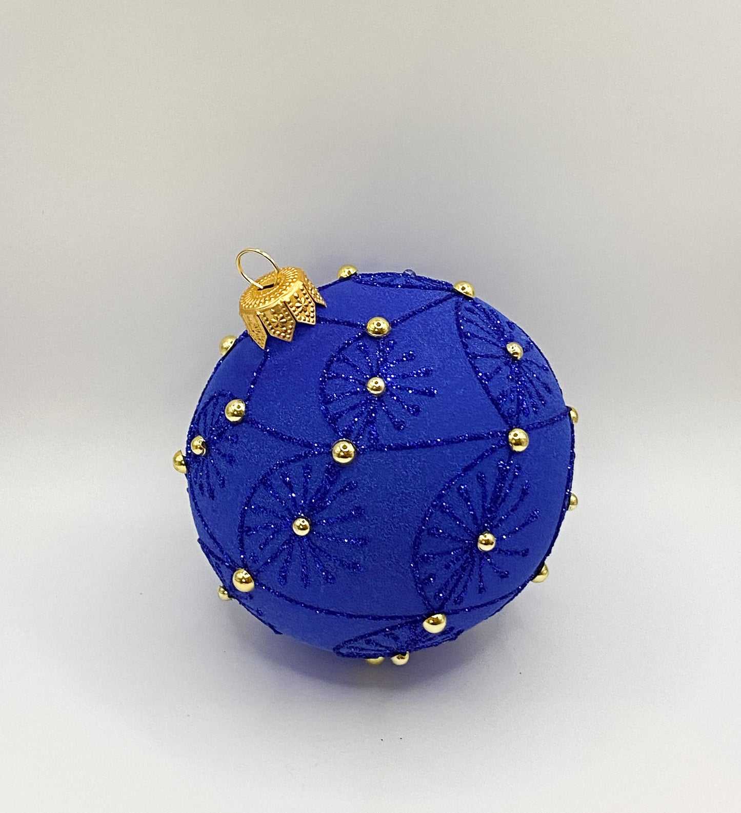 Ball velvet blue with golden gemstones