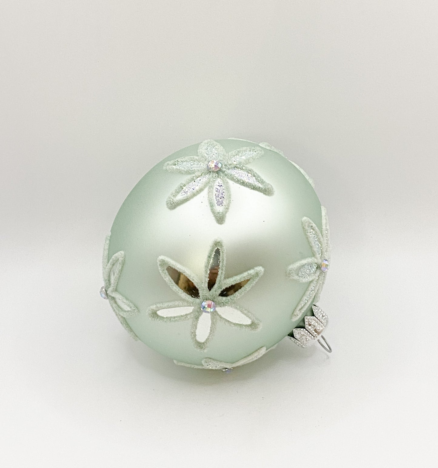 Ball mint green with white flowers