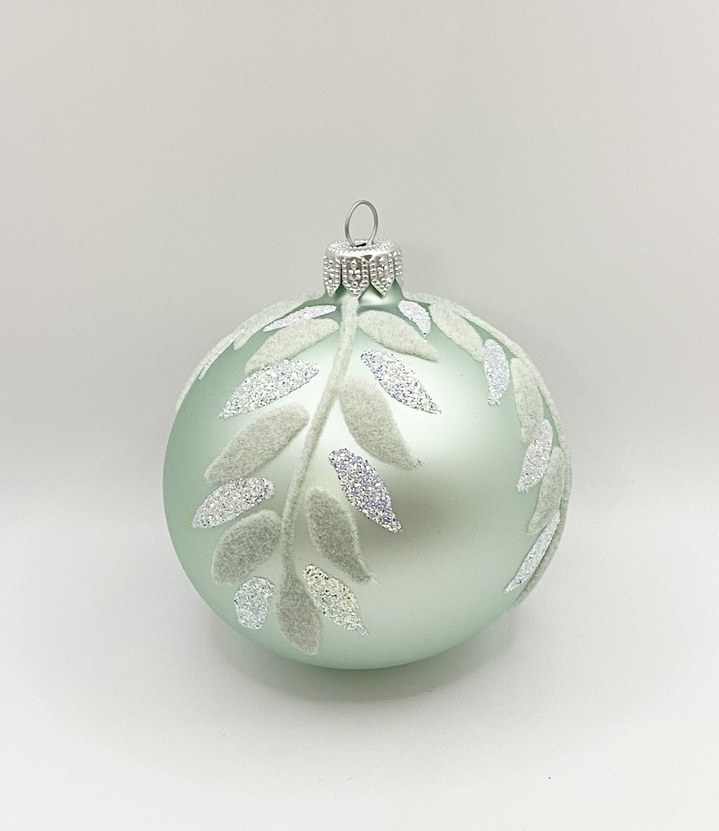 Ball mint green with white leaves